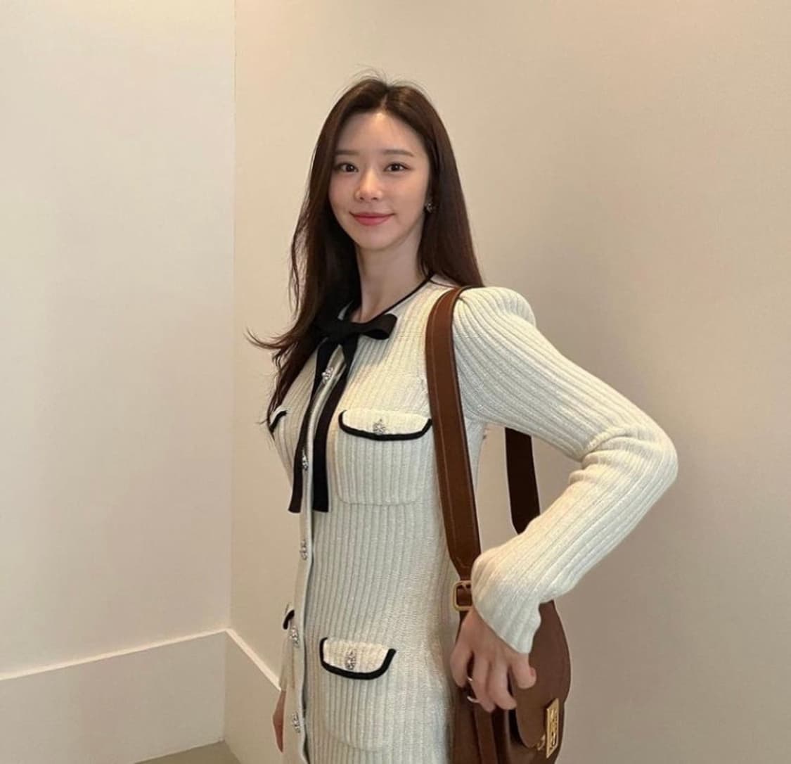 셀프포트레이트 이주빈 원피스 보우넥 루넥스 니트 미니 아이보리 상품이미지1