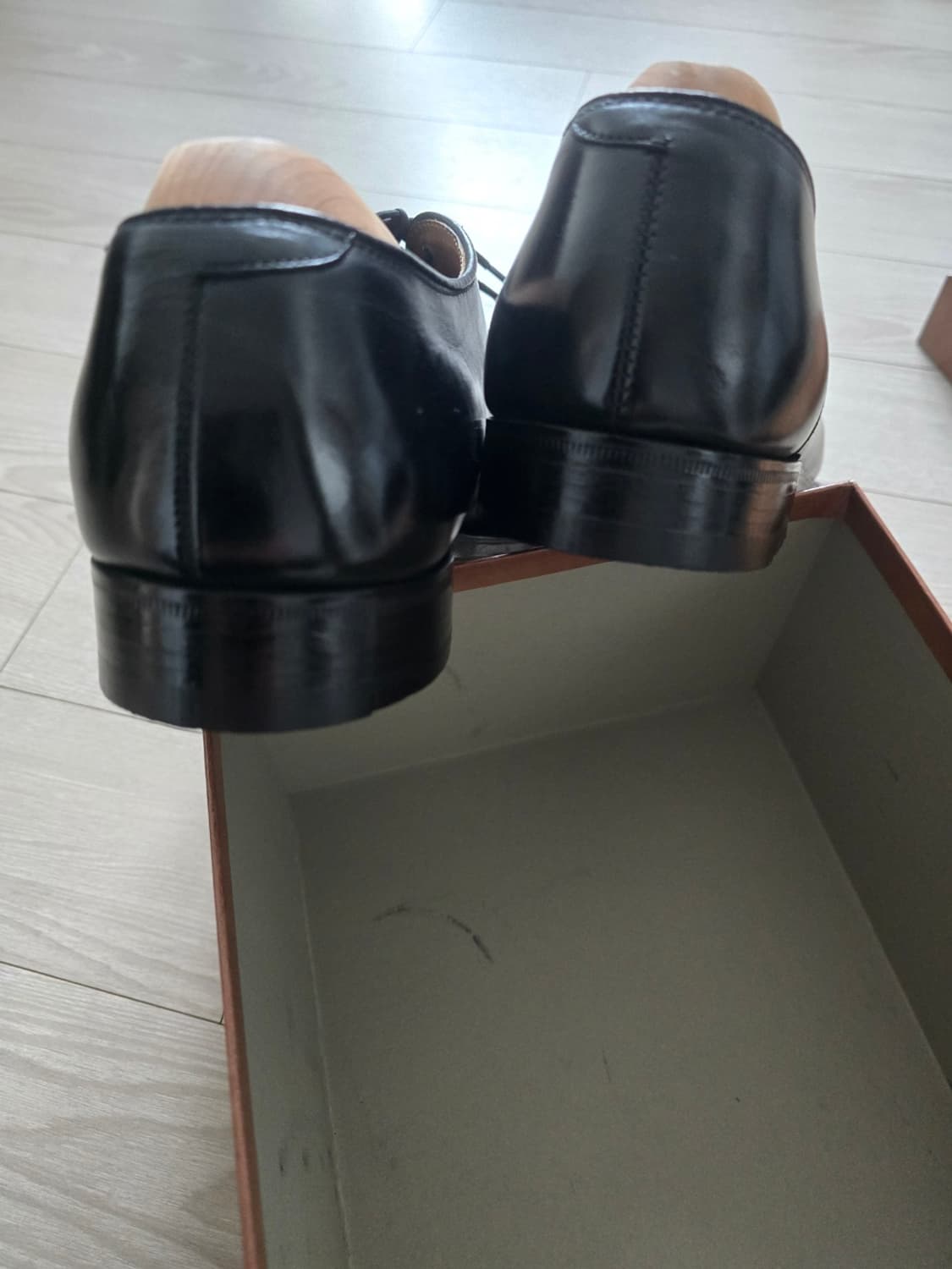 알든(Alden) 블랙 캡토 옥스퍼드 구두(정품 슈트리 포함) 상품이미지5