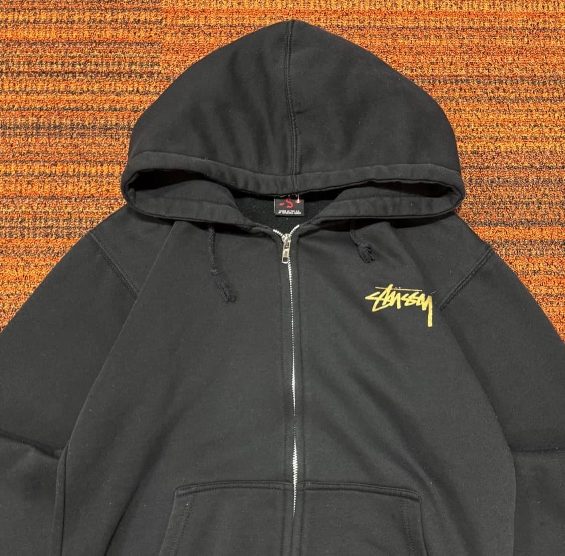 스투시 ss 로고 블랙 골드 후드집업 상품이미지4