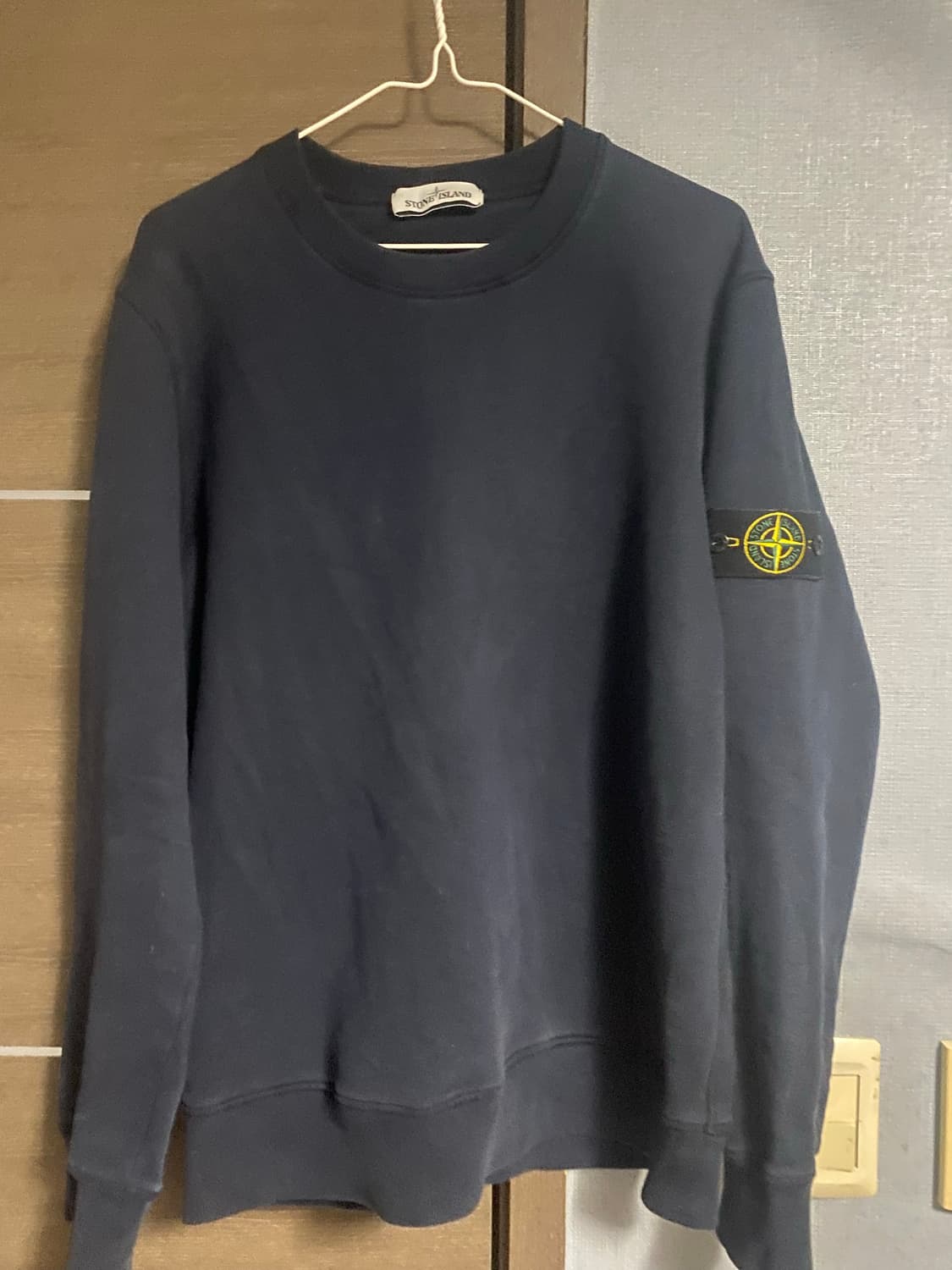 정품)스톤아일랜드 맨투맨 네이비M 상품이미지3