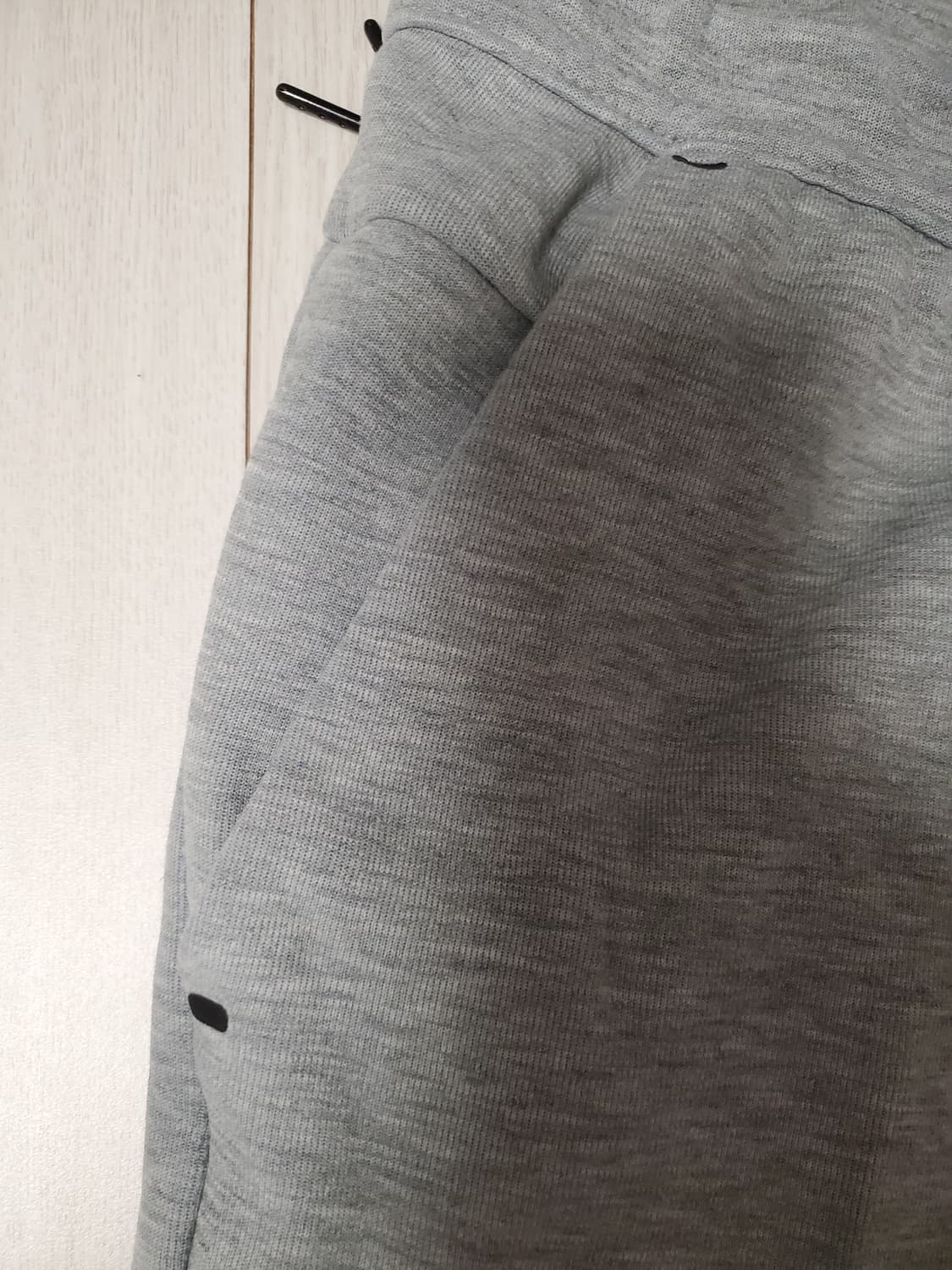 나이키 테크 플리스 조거 팬츠 CU4496-063 사시즈90 s

사용감 상품이미지6