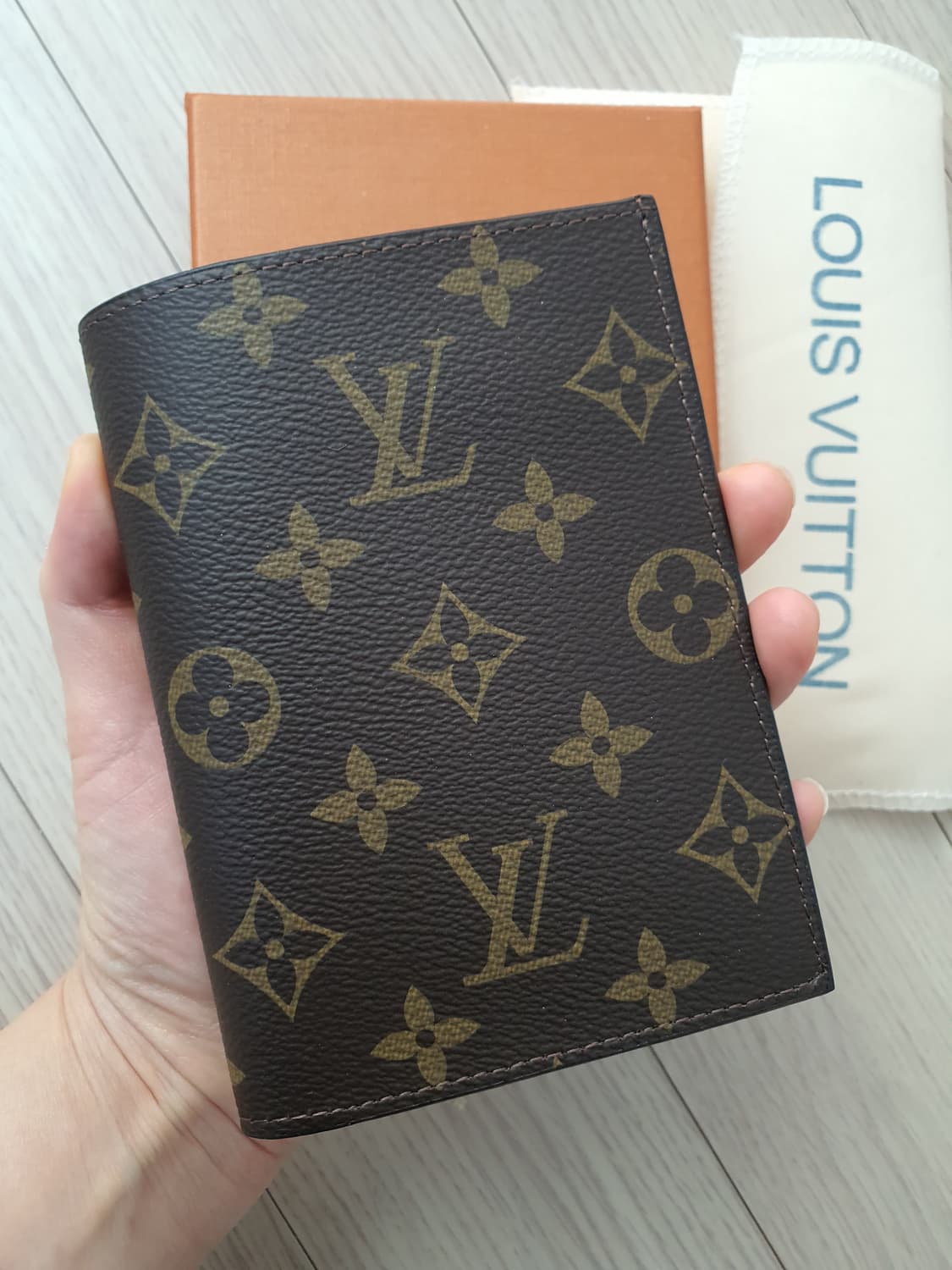 루이비통지갑 루이비통여권지갑 여권케이스 새상품 상품이미지1