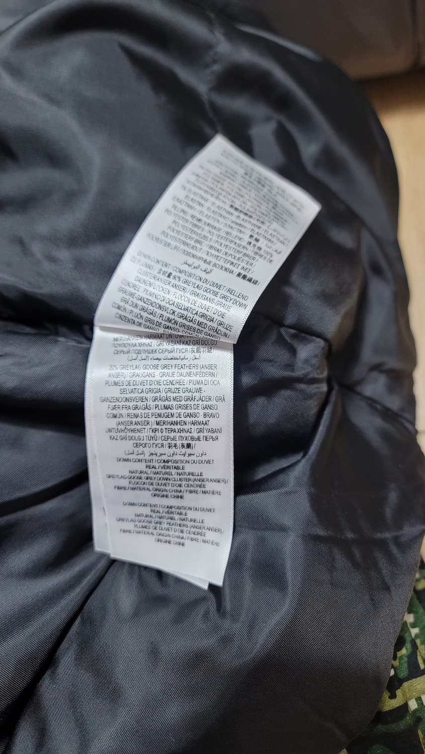 버버리 에코닐 패딩 S 상품이미지6