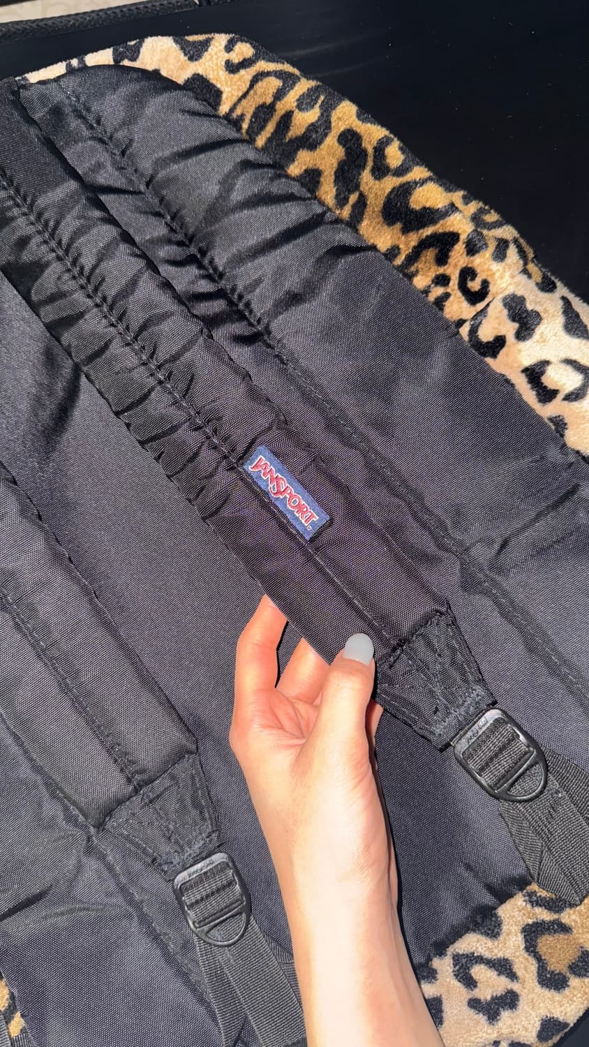 잔스포츠 레오파드 호피 벨벳 백팩 상품이미지3