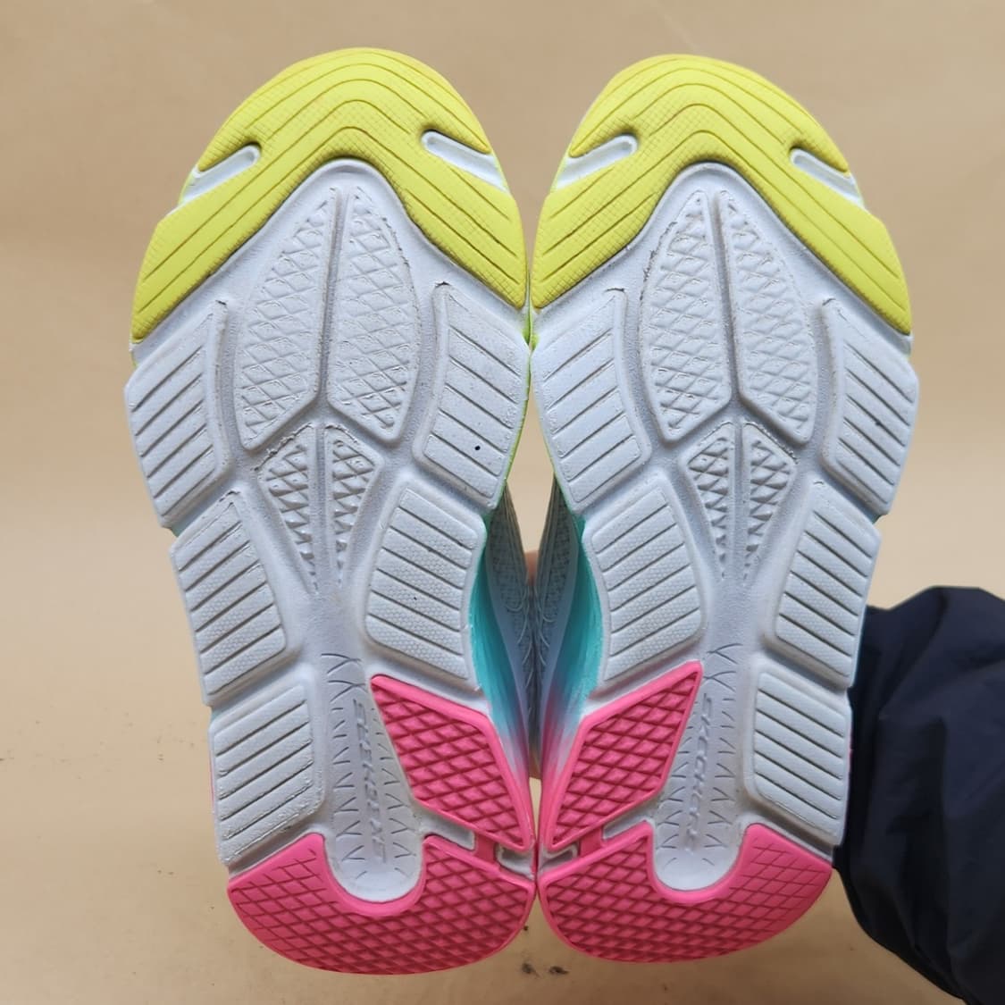 스케쳐스 맥스쿠셔닝 엘리트 런닝화 235 상품이미지3