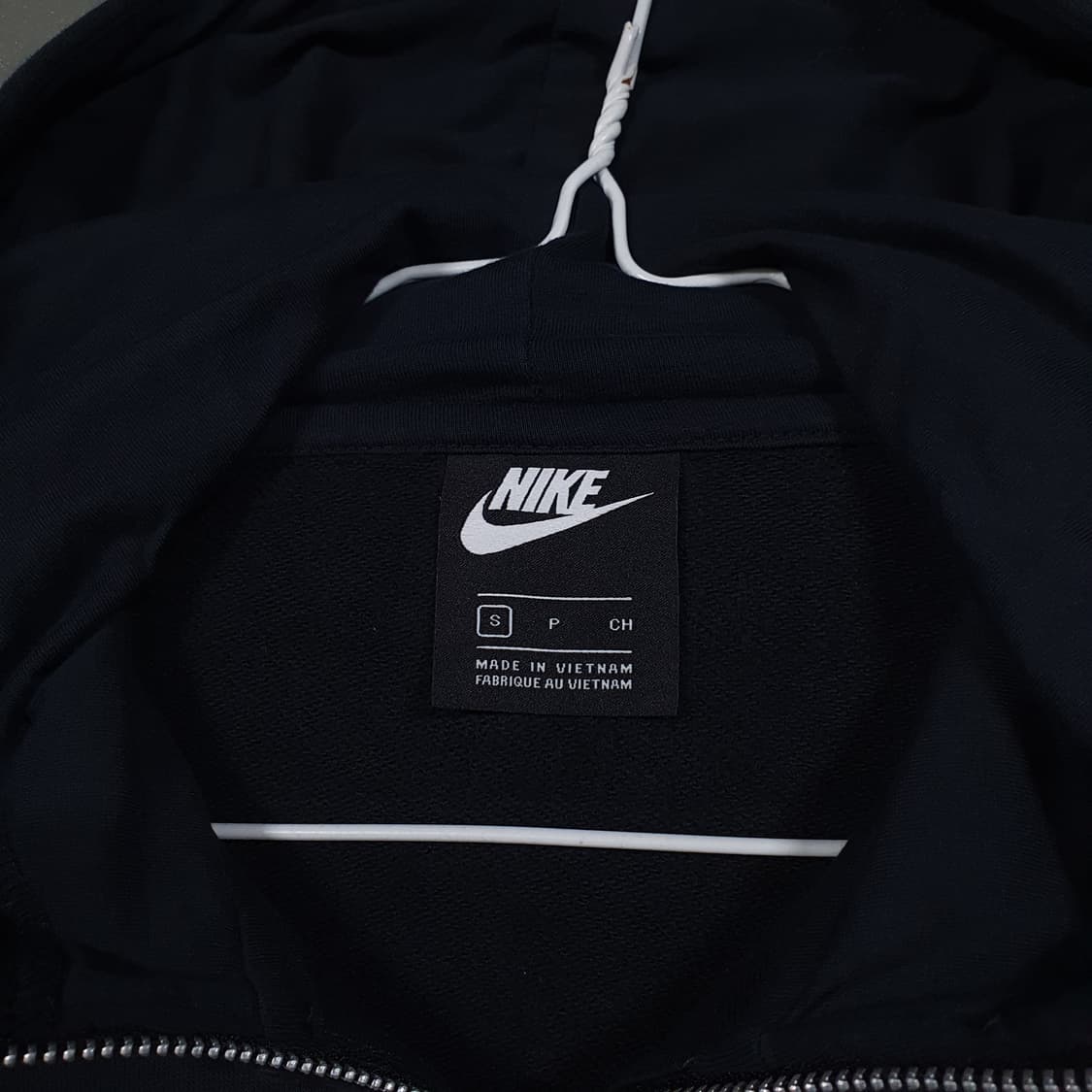 나이키 신형 NSW 아이콘 클래쉬 크롭 맨투맨 스웻셔츠 검흰 범고래 여성 상품이미지6