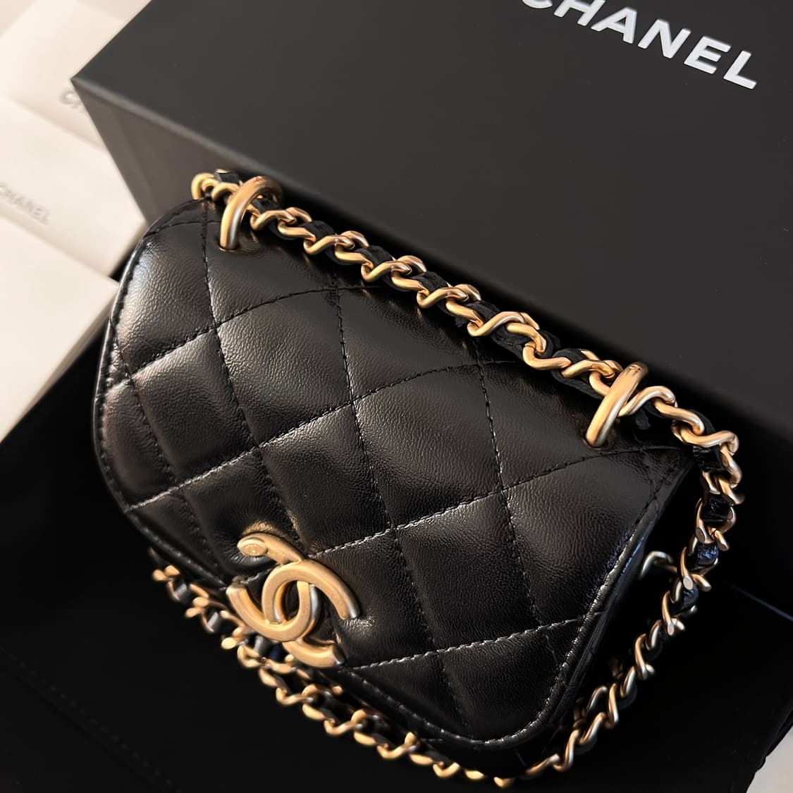 [S+급/정품] 샤넬 23A 미니 체인백 플랩 월릿 가방 AP3372 상품이미지5