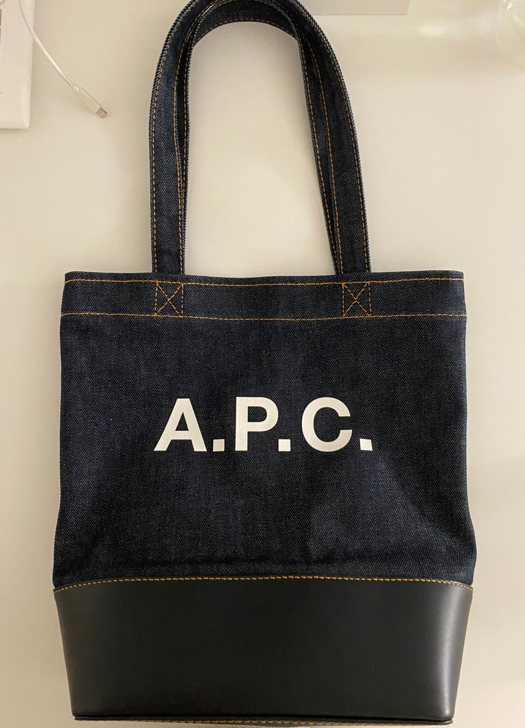 아페쎄 악셀 스몰 토트백 상품이미지1