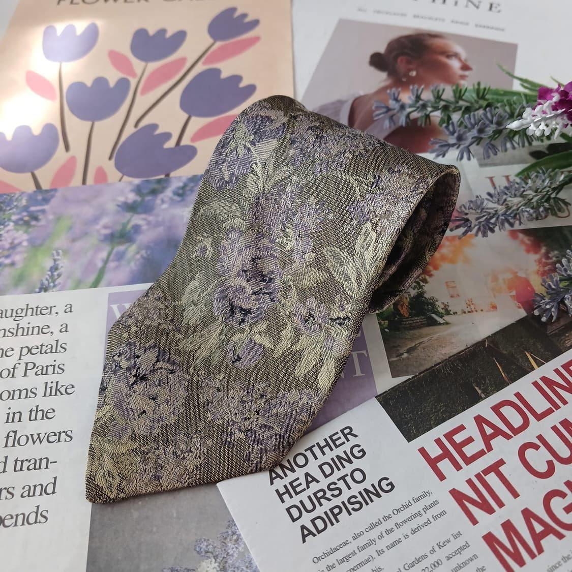 루치아노 소프라니 실크 플로럴 넥타이 8.8cm A등급 A19352
 상품이미지1