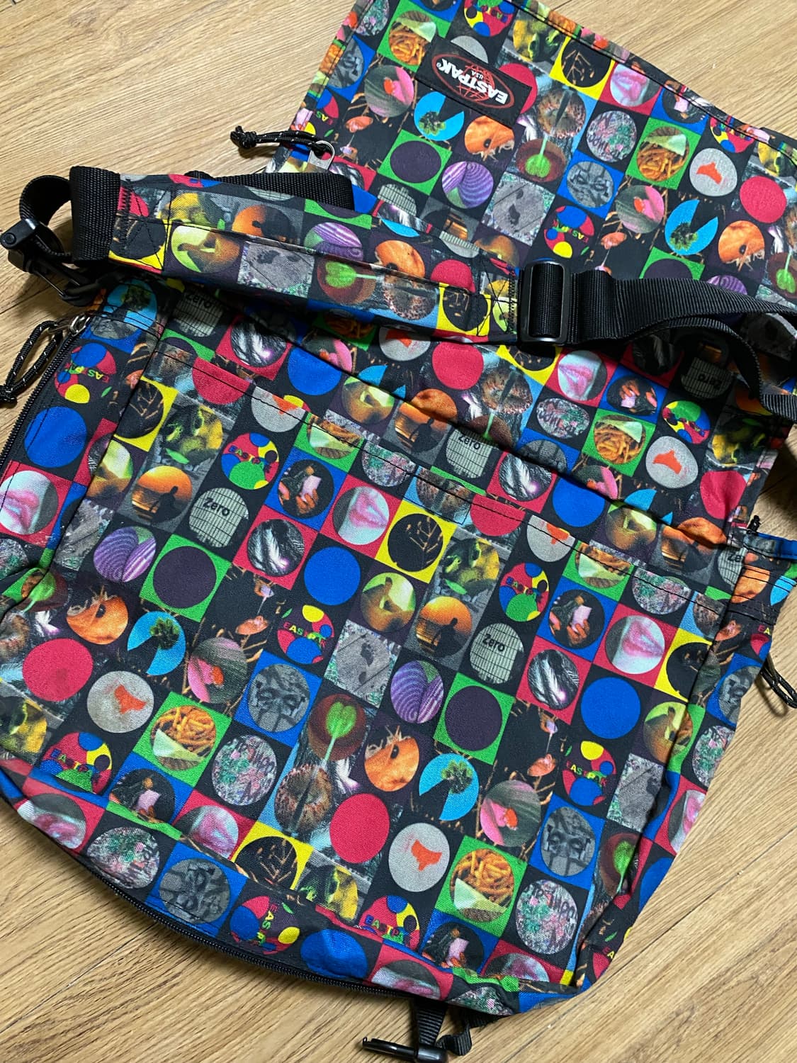 이스트팩 크로스백 상품이미지7