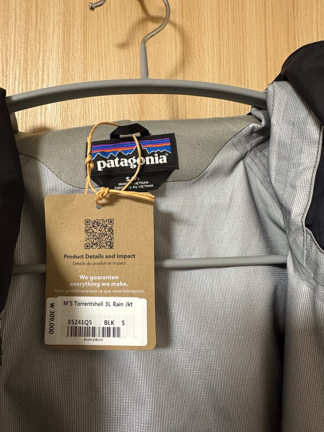파타고니아 토렌쉘 3L 레인 자켓 블랙 (s) 판매합니다. 상품이미지3