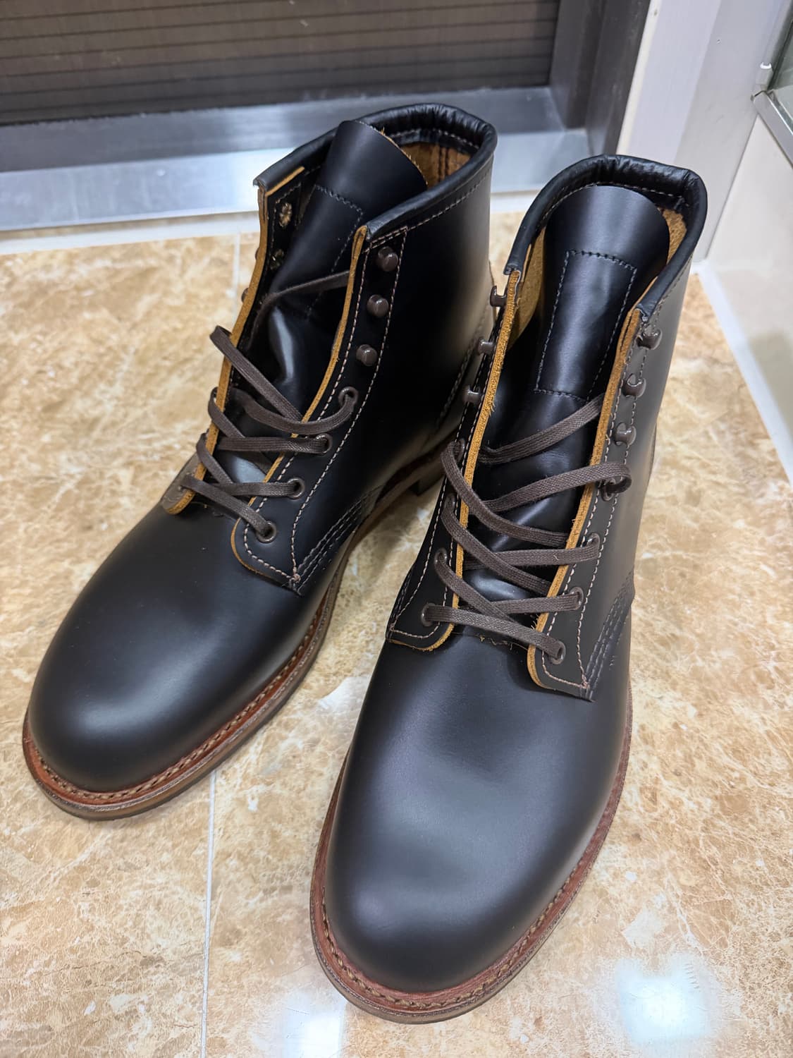 레드윙 9060 270사이즈 상품이미지1