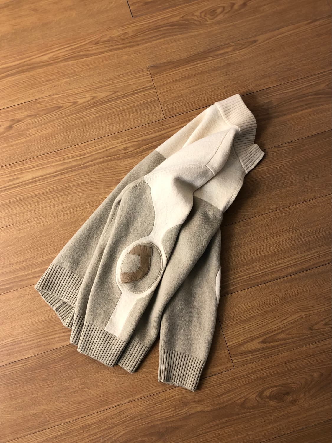 살바토레 페라가모 1/4 집 니트 상품이미지1