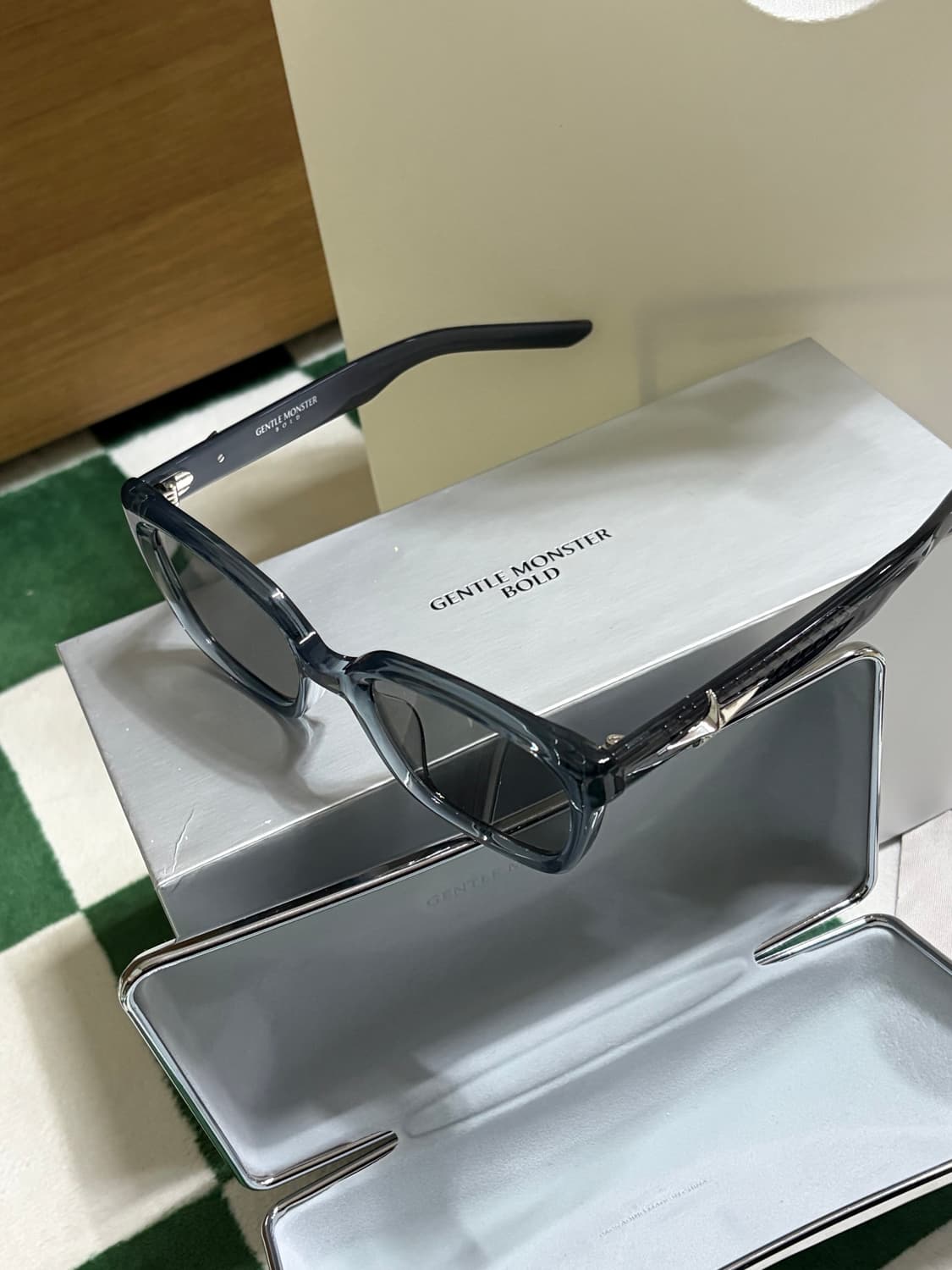 새상품 젠틀몬스터 BOLD HESSE 헤세 GC13 선글라스 4월구입 상품이미지1
