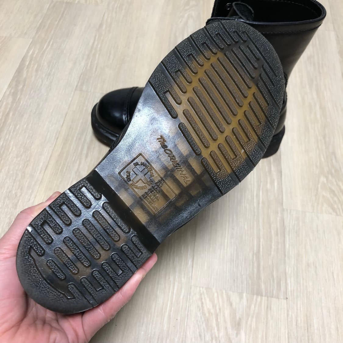 (250) 닥터마틴 Dr.martens 8홀 스무스 트라이엄프 부츠 블랙 상품이미지3