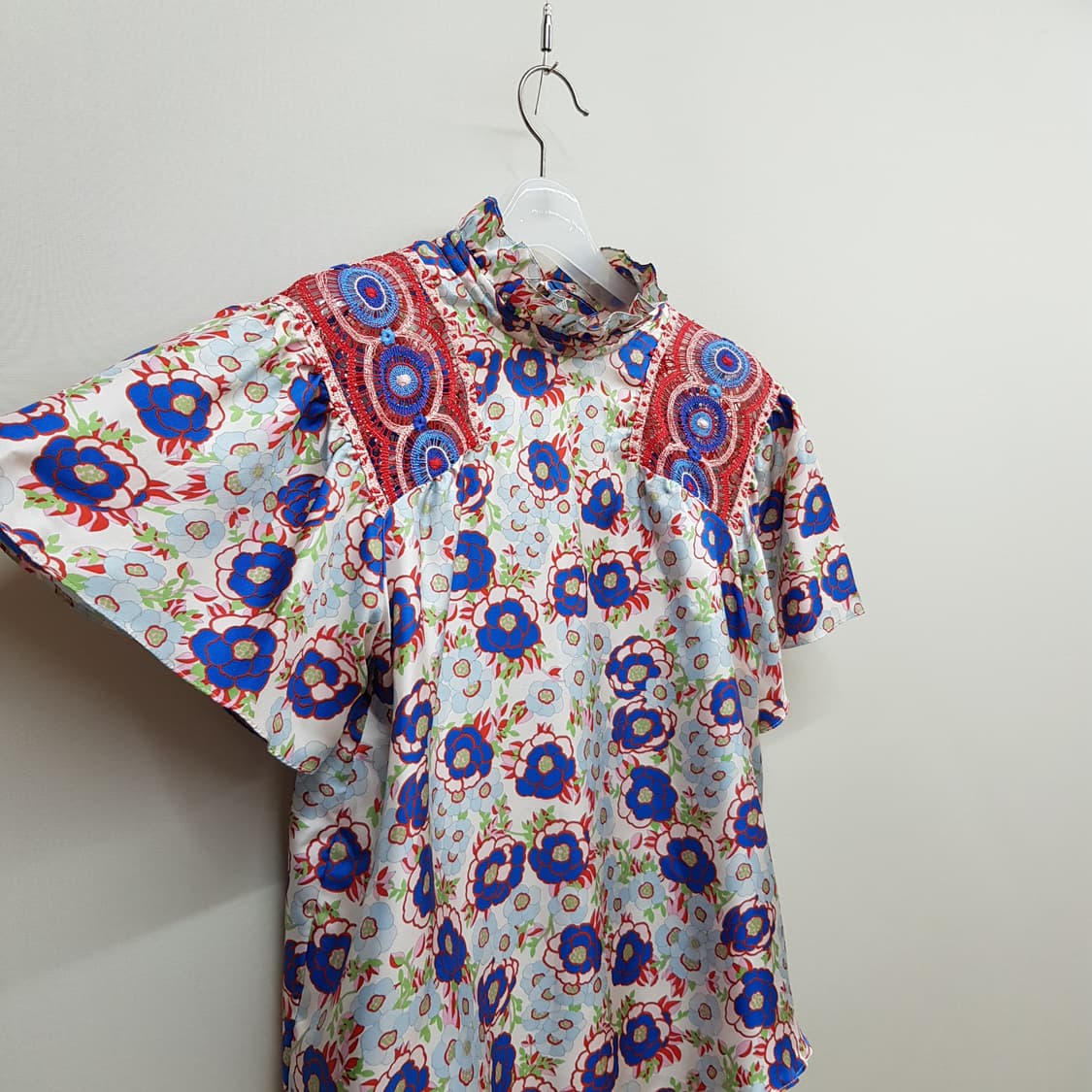 산드로 sandro 플로럴 실크 레이스 패치 블라우스 1사이즈 상품이미지4