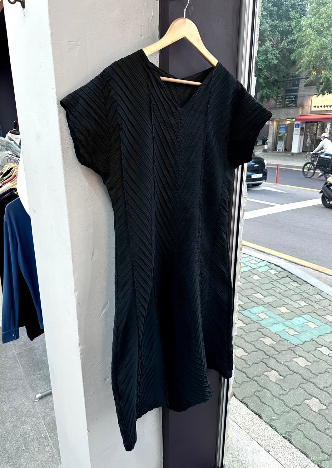 2/ 이세이미야케 20SS 볼룸 원피스(블랙) 상품이미지2