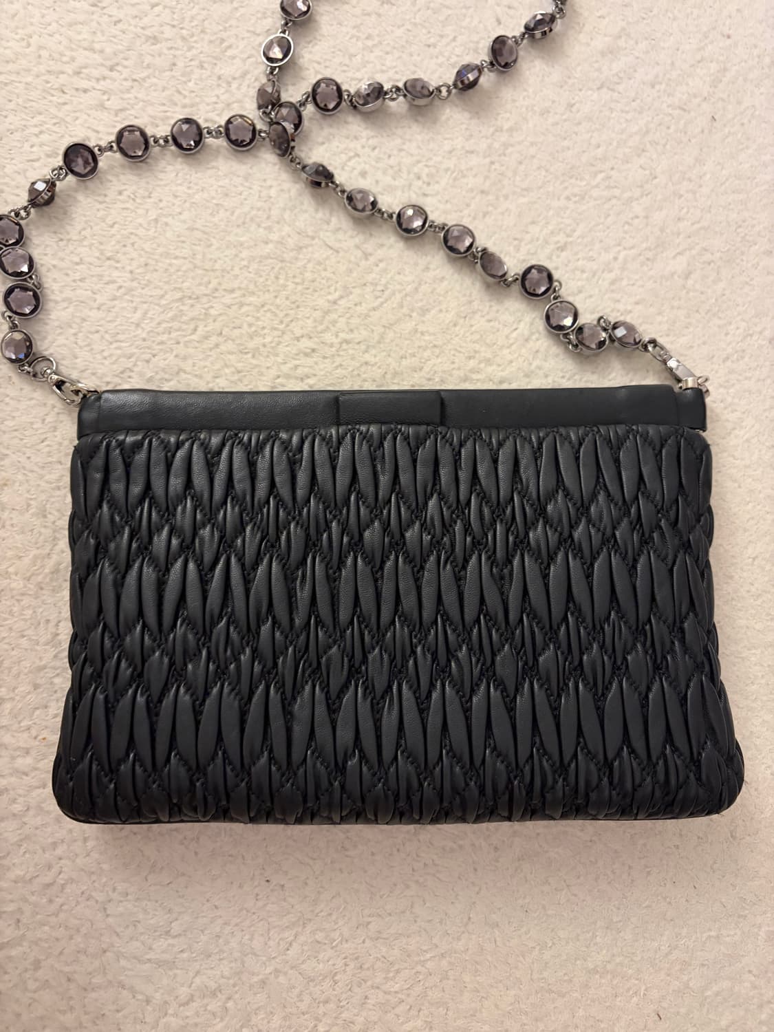 MIUMIU  크리스탈 체인 클러치백 상품이미지3