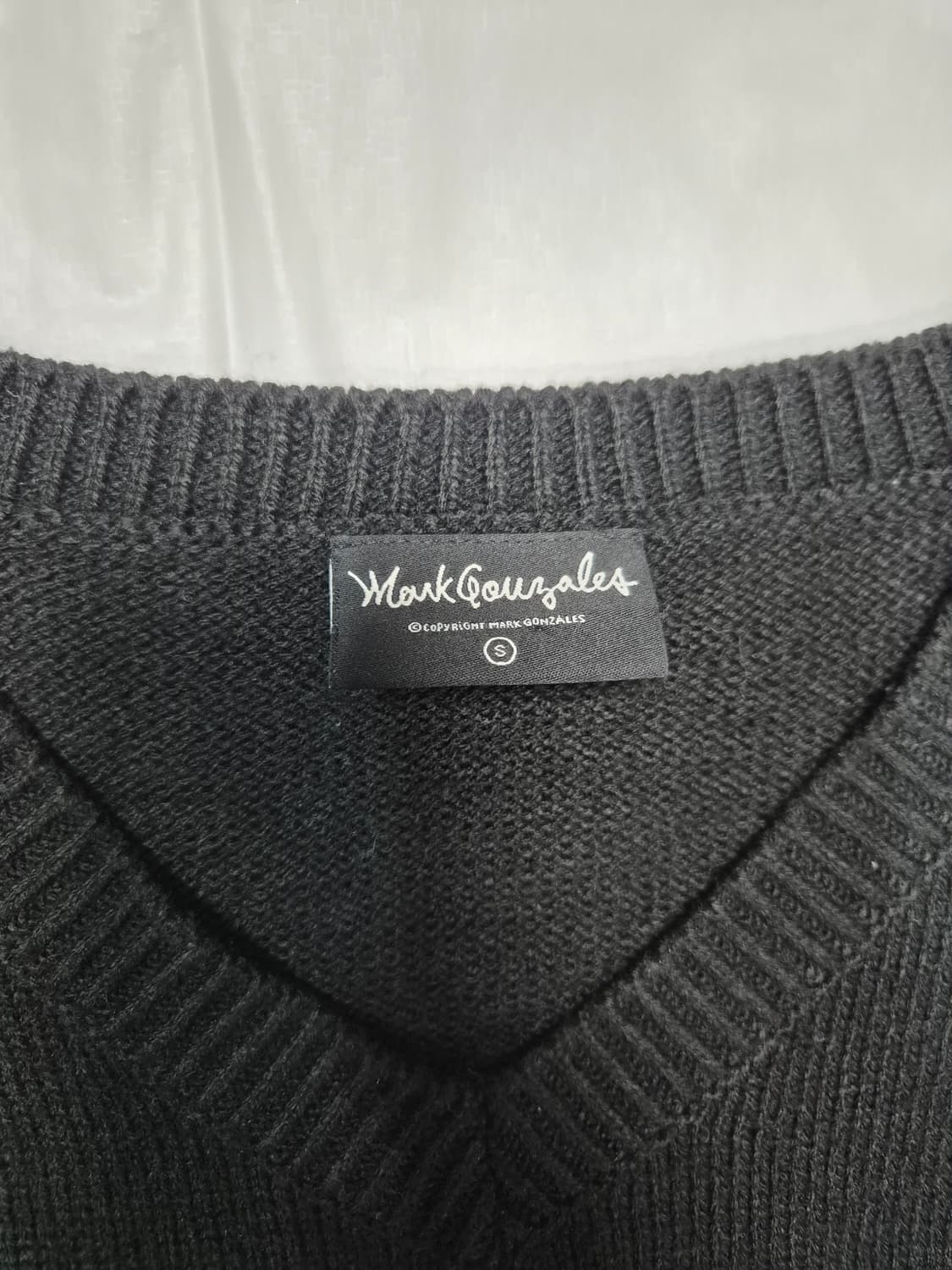 마크곤잘레스 브이넥니트 상품이미지2