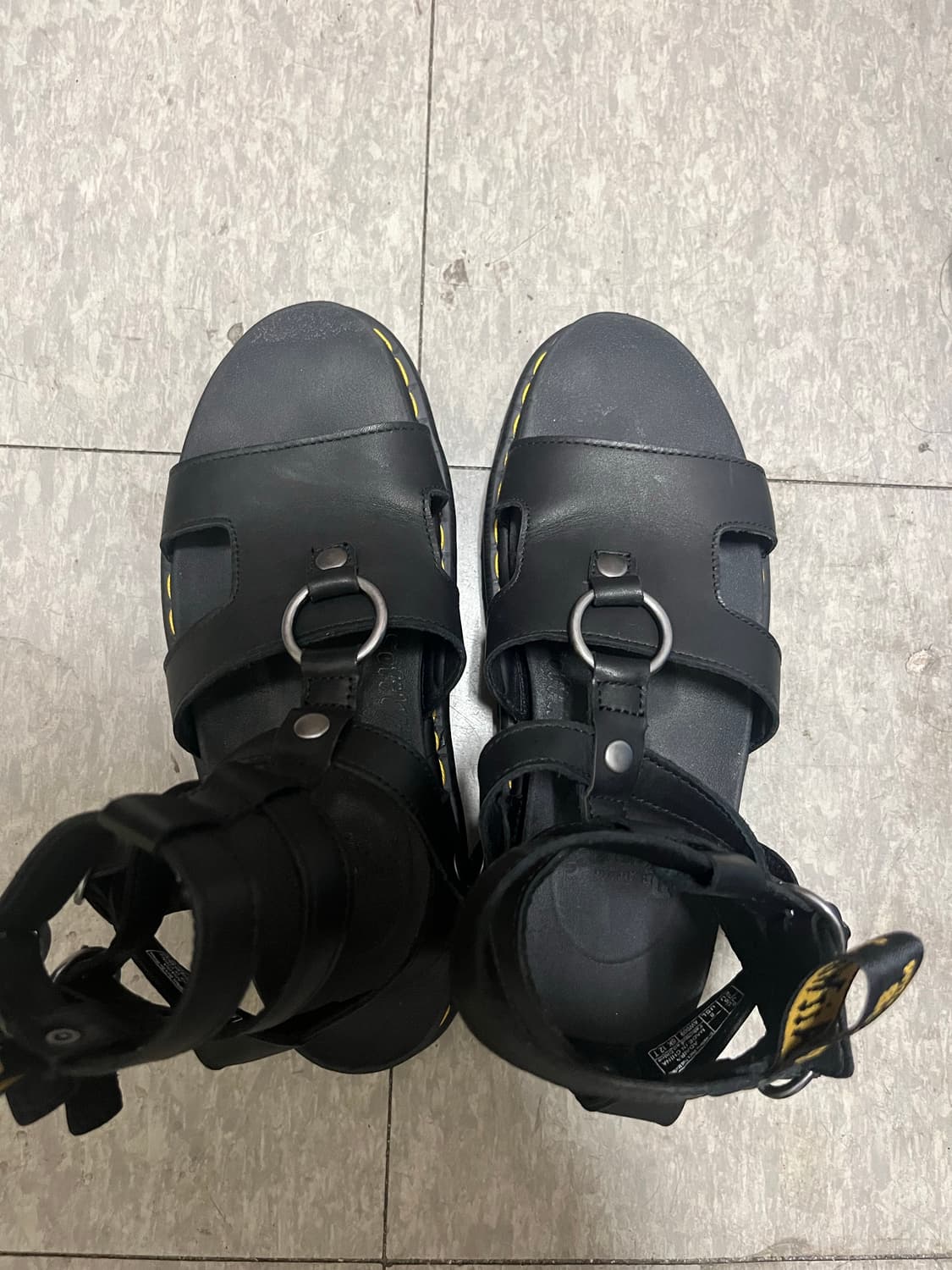 닥터마틴 아다이라 부츠 샌들 상품이미지1