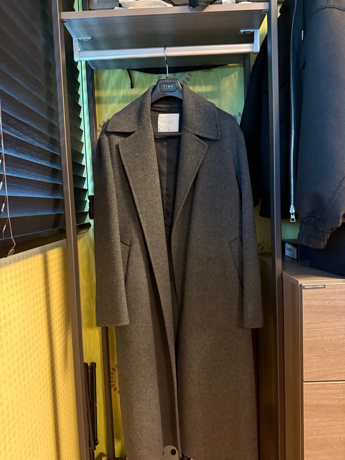 타임 옴므 20주년 로브코트 95사이즈 판매합니다. 상품이미지2