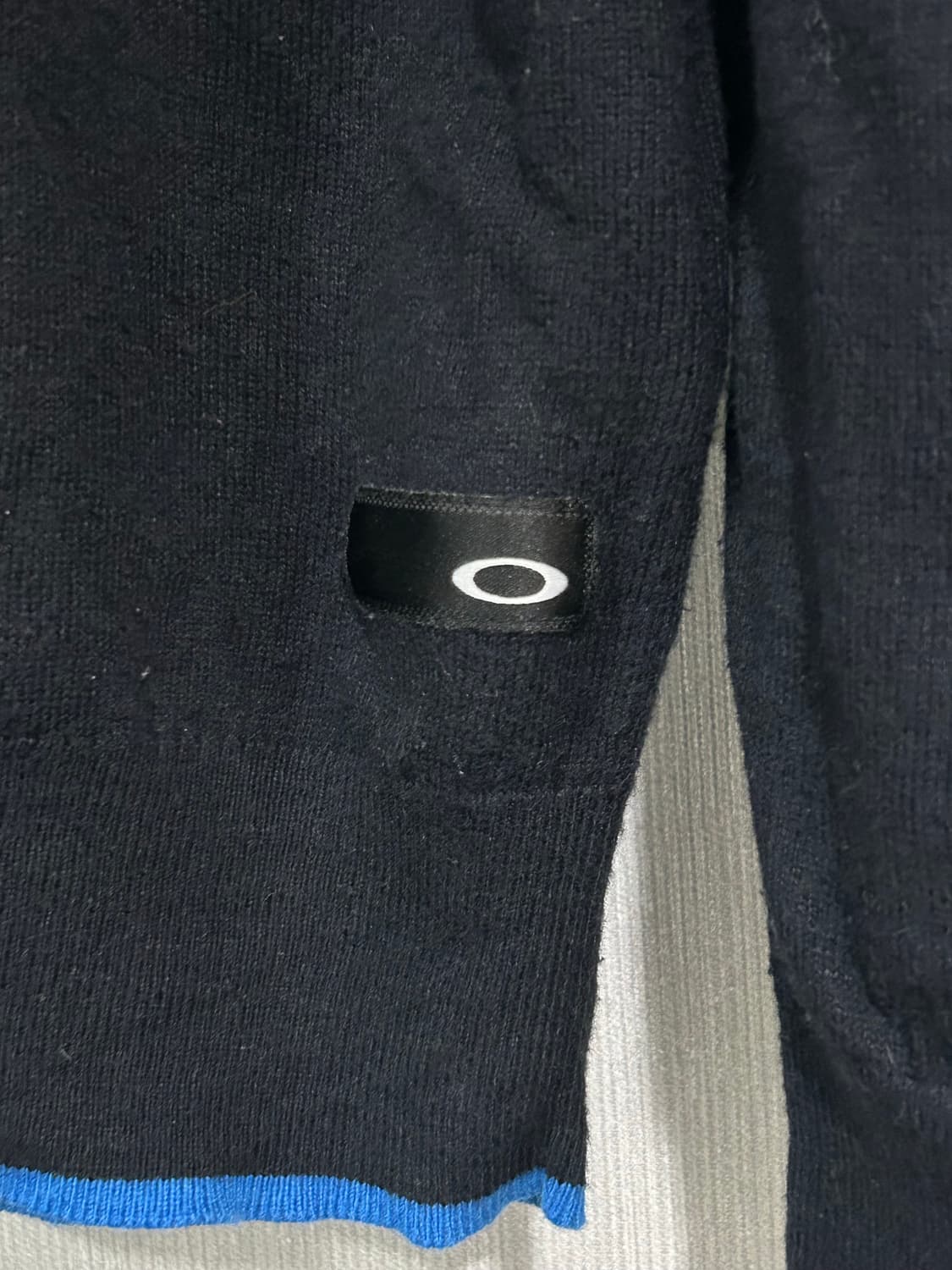 Oakley 남성 V넥니트블랙S 상품이미지4