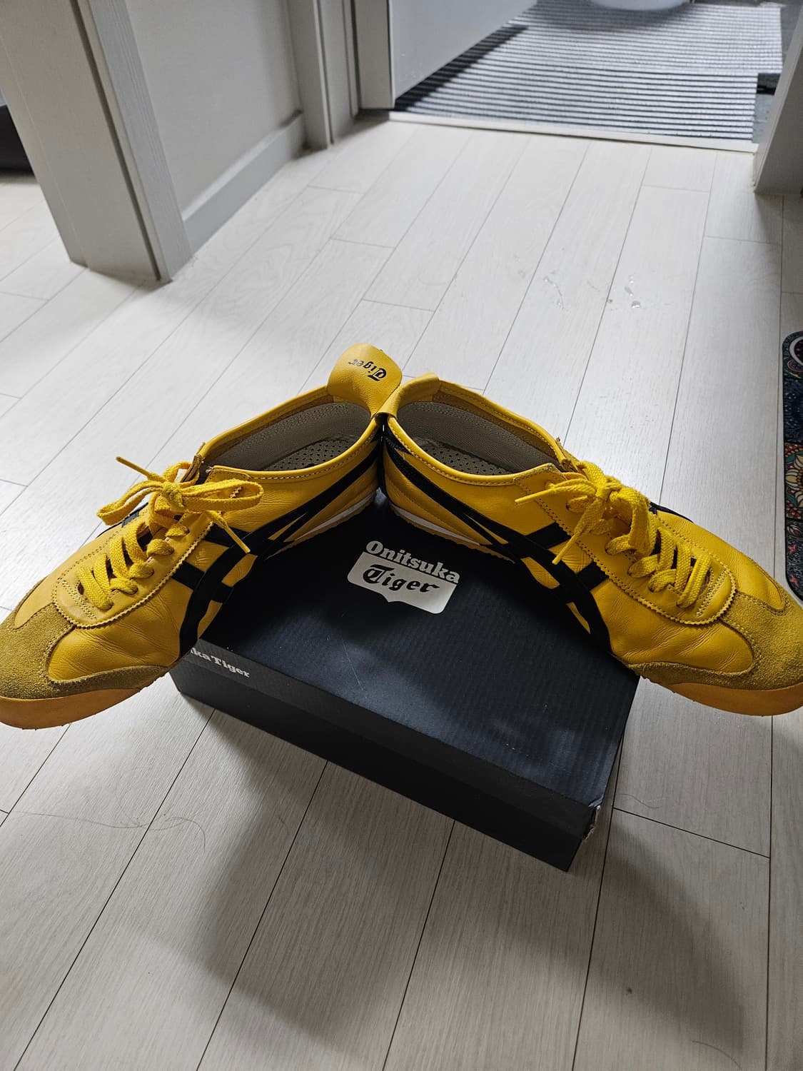 오니츠카 타이거 멕시코66 옐로우 블랙 280 상품이미지4