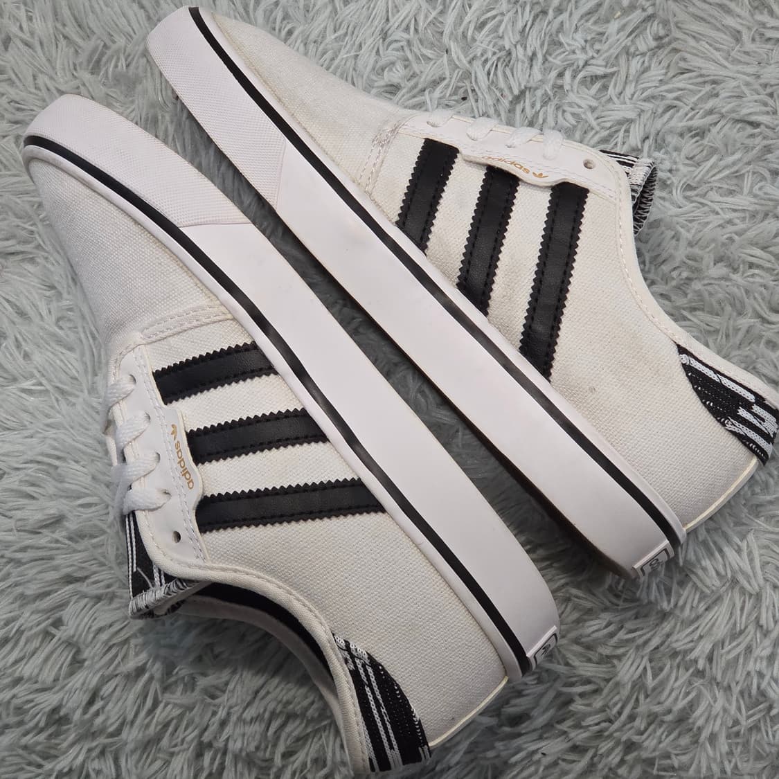 2q-17:아디다스 오리지널스 캔버스 로우 스니커즈(230mm)-상태굿 상품이미지8
