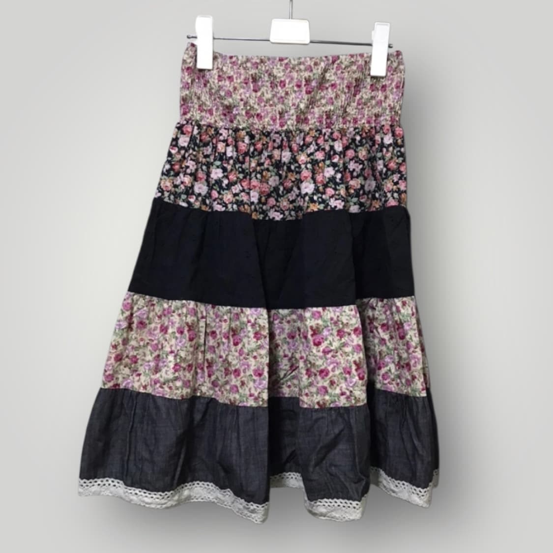 꽃무늬 펀칭레이스 패치워크 미디스커트 상품이미지1