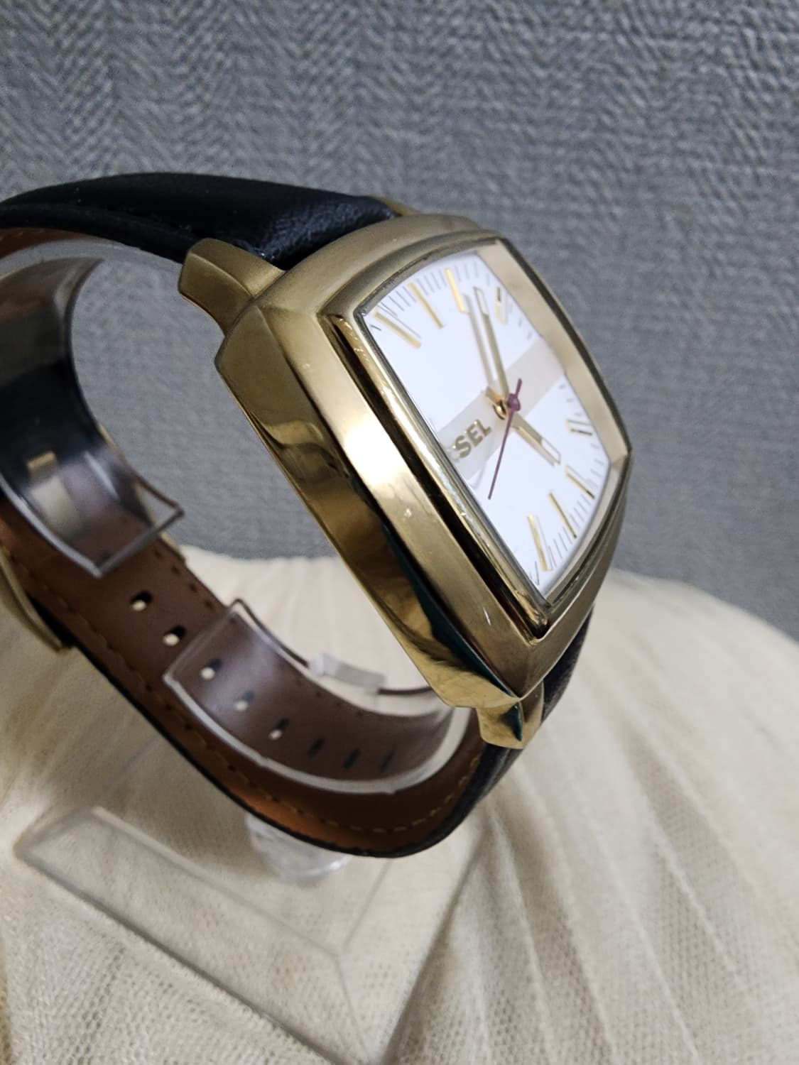 디젤 골드 프레임 손목시계 공용 상품이미지3