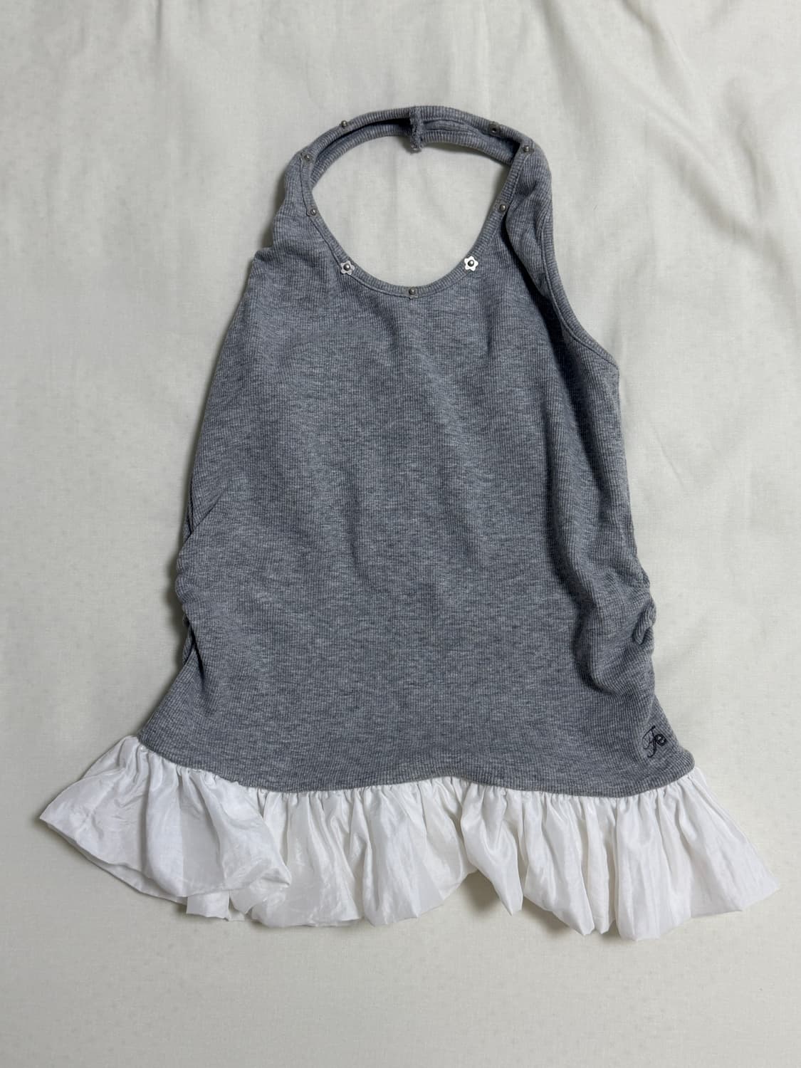 PETAL EDGE HALTER TOP - GREY 포에토 홀터넥 상품이미지4