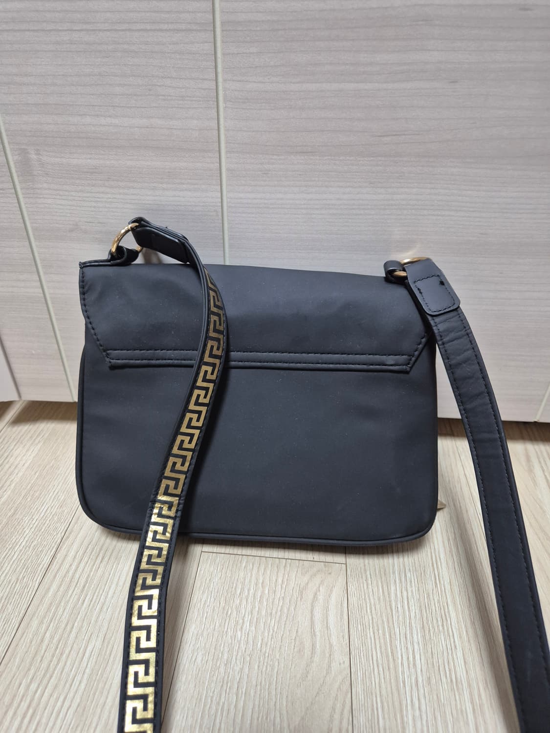 (정품) 베르사체 메두사 크로스가방 메두사 퍼퓸 가방 상품이미지4