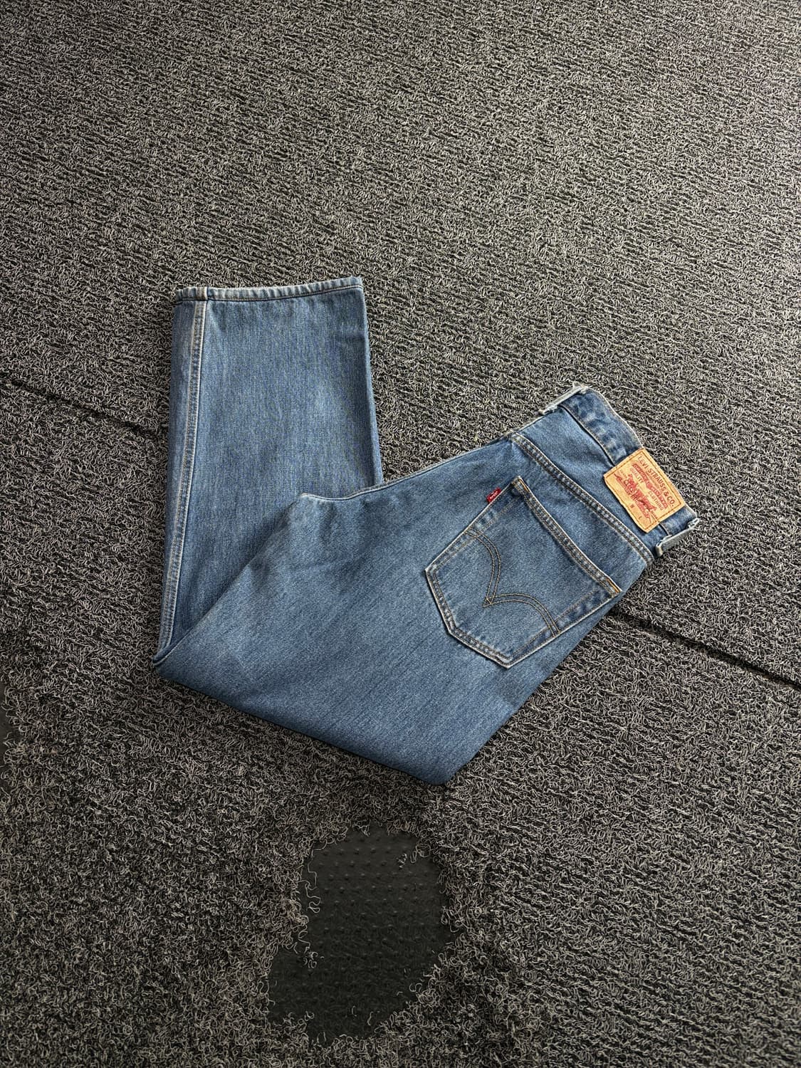 리바이스 릴렉스핏 올드스쿨 데님 팬츠 4211 상품이미지1