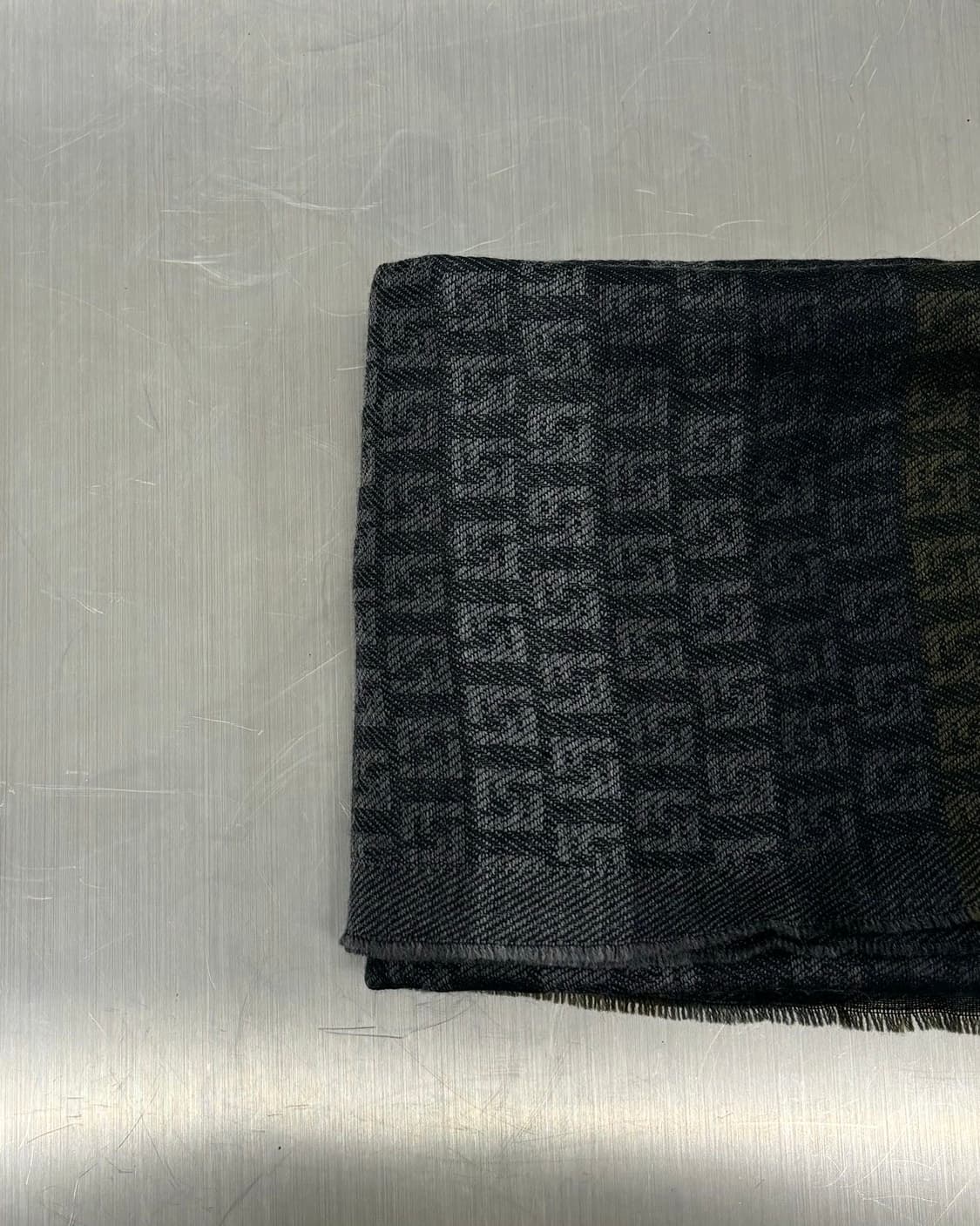 펜디 네이비 주카 머플러  상품이미지3