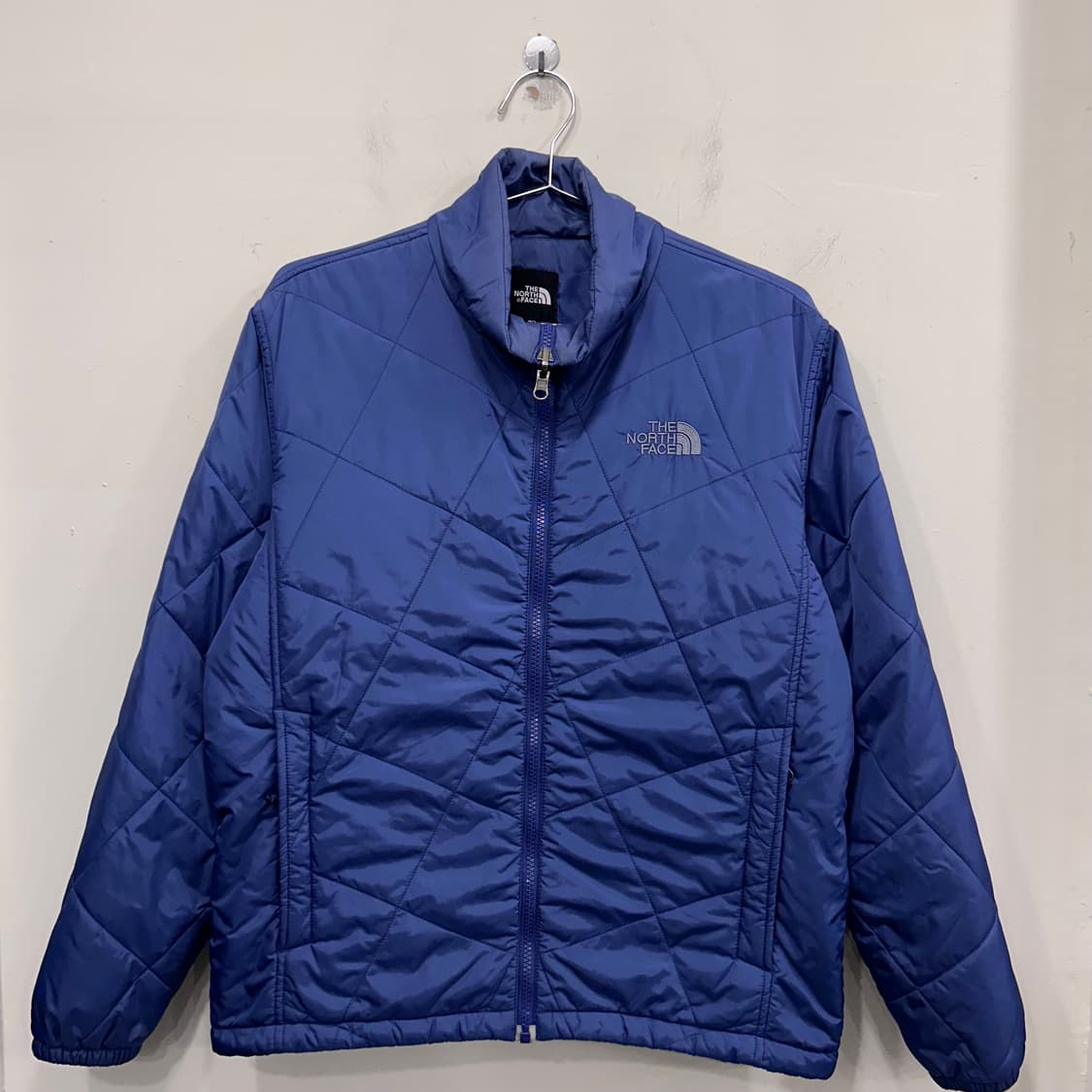 노스페이스 스몰로고 이너겸용 퀼티드 경량패딩 상품이미지2