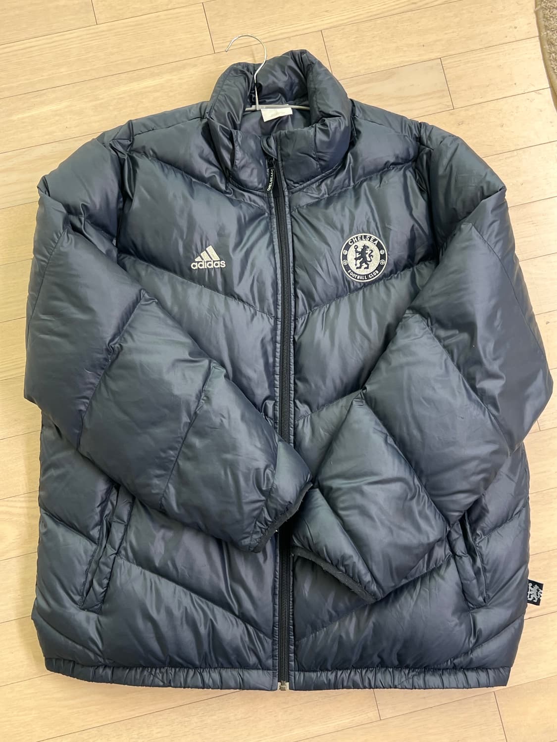 희귀 매물) 아디다스 덕다운 첼시 숏패딩 상품이미지1