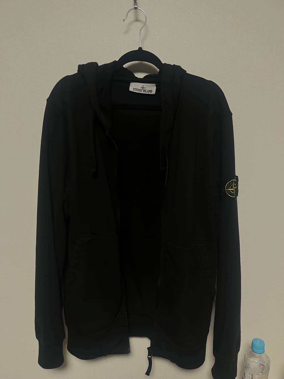 25ss 스톤아일랜드 후드집업 블랙 상품이미지2