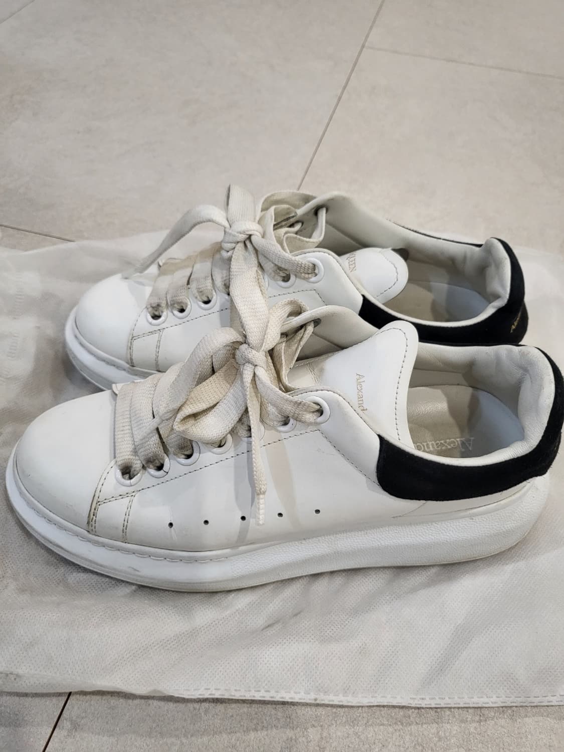 알렉산더 맥퀸 오버솔 스니커즈 36 상품이미지2