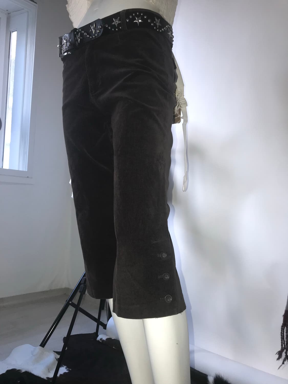 Button Detail Corduroy Capri Pants 상품이미지3