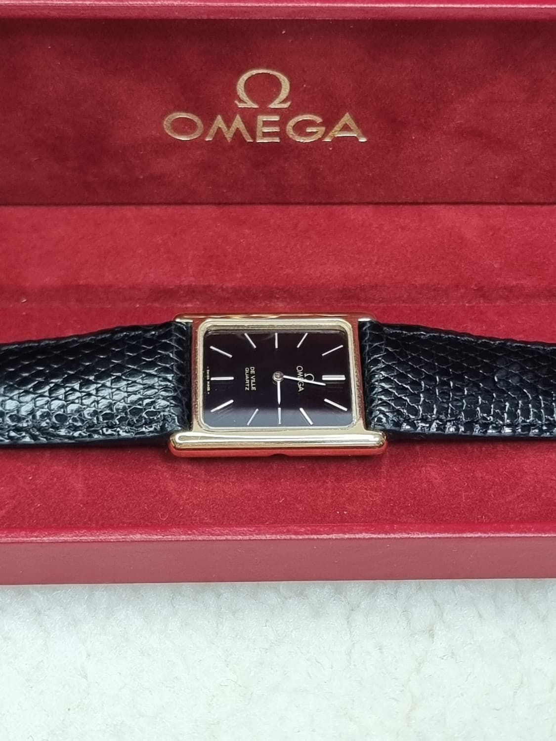 오메가 드빌 탱크 블랙 다이얼 쿼츠 남여공용 시계 상품이미지3