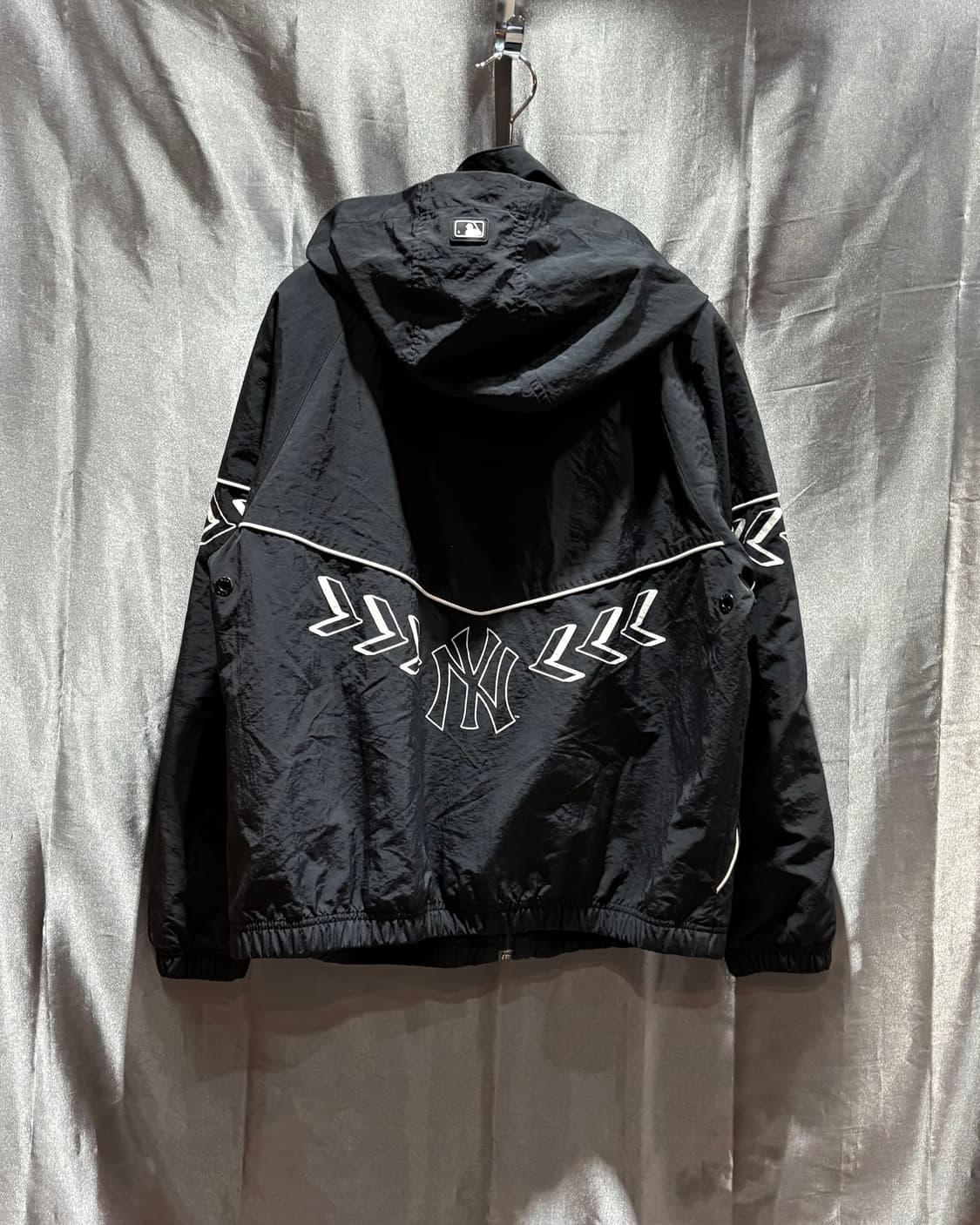 S MLB 빅로고 블랙 후드 바람막이 상품이미지4