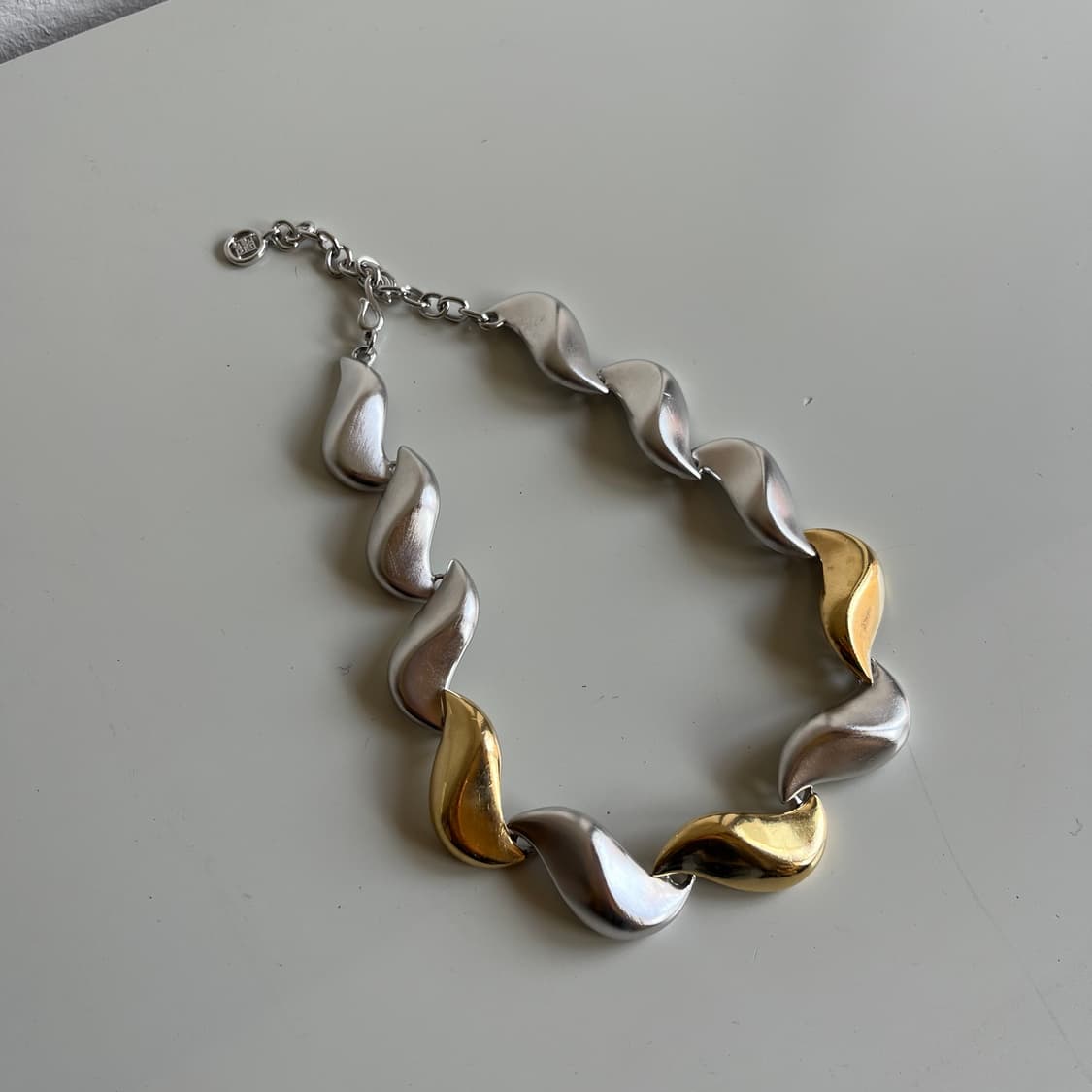 지방시 웨이브 믹스 컬러 목걸이 상품이미지2