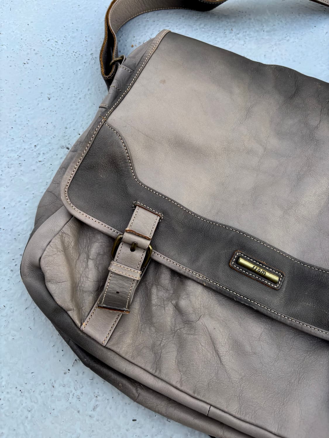 “Vintage” Grunge Mood Buckle Detail Bag 상품이미지4