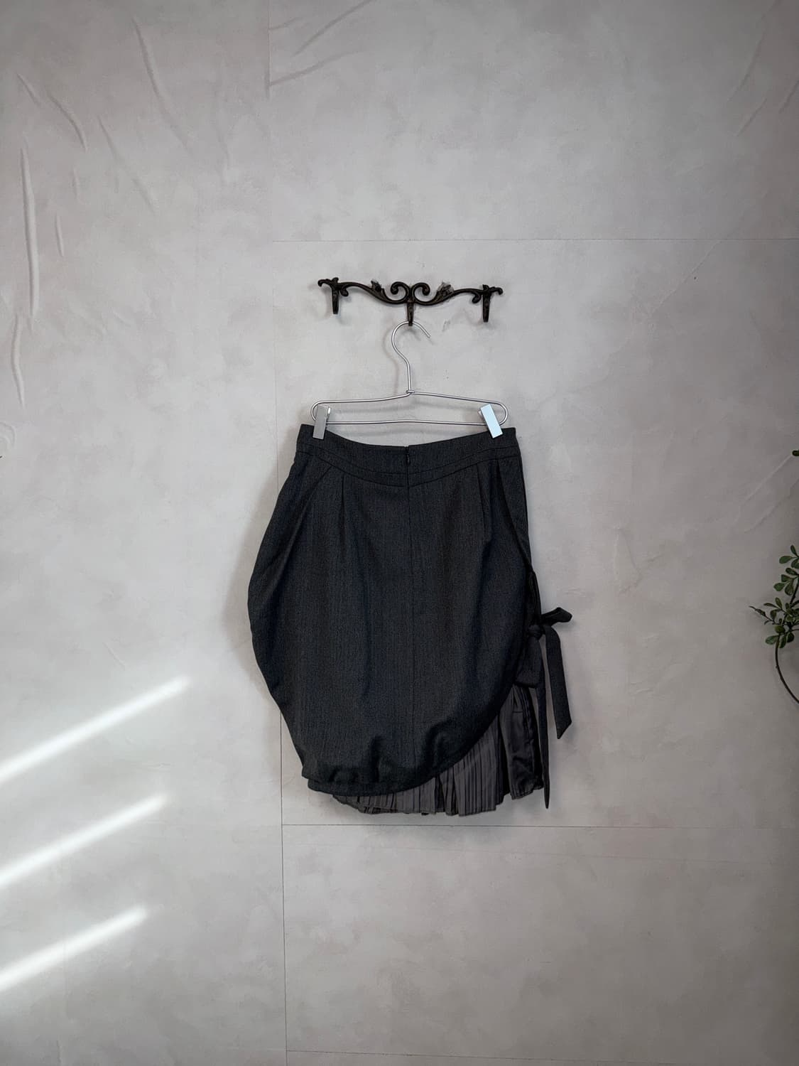 Gray unbalanced ribbon pleats balloon sk 상품이미지3