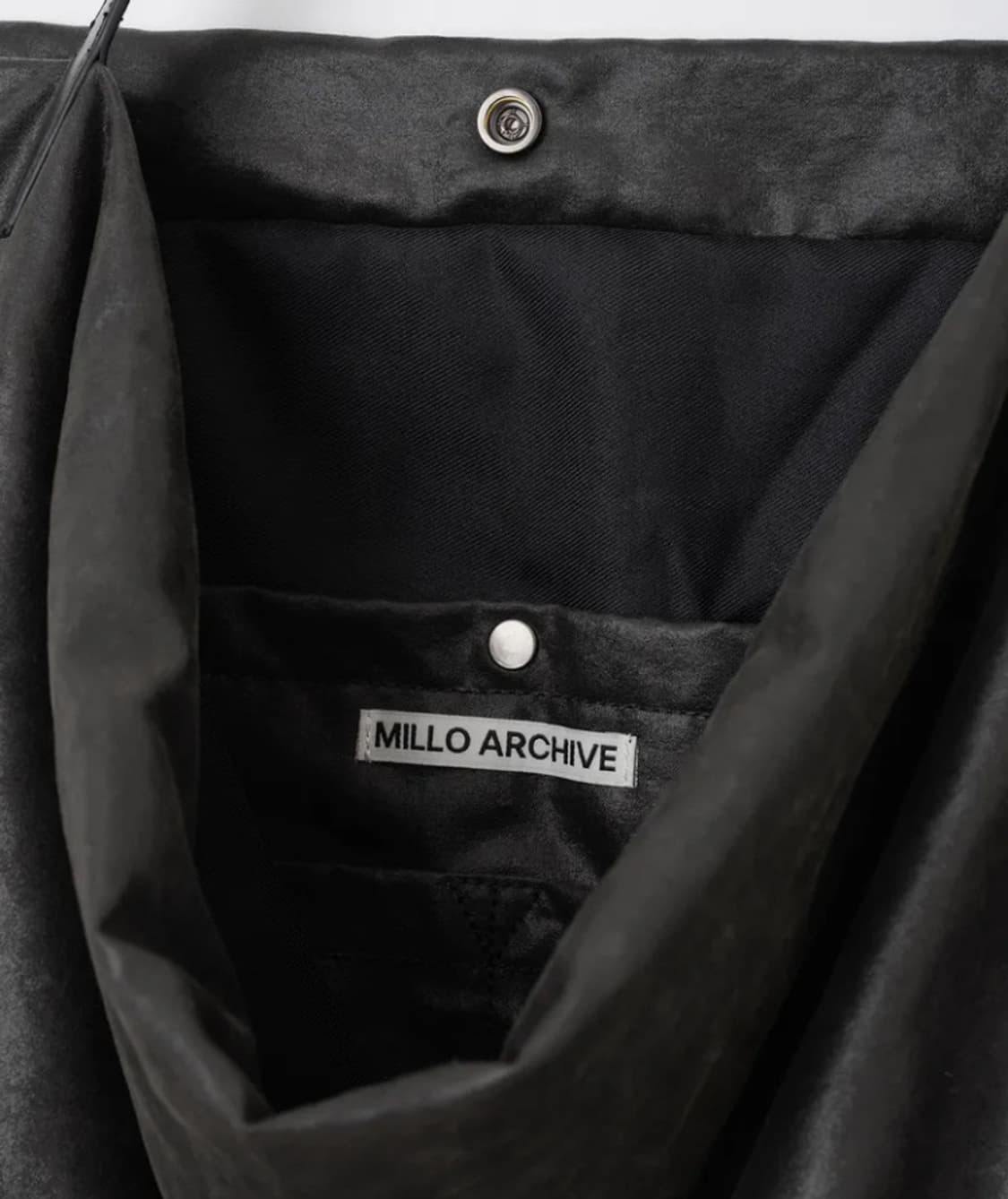 밀로아카이브 덴 숄더백 블랙 상품이미지2