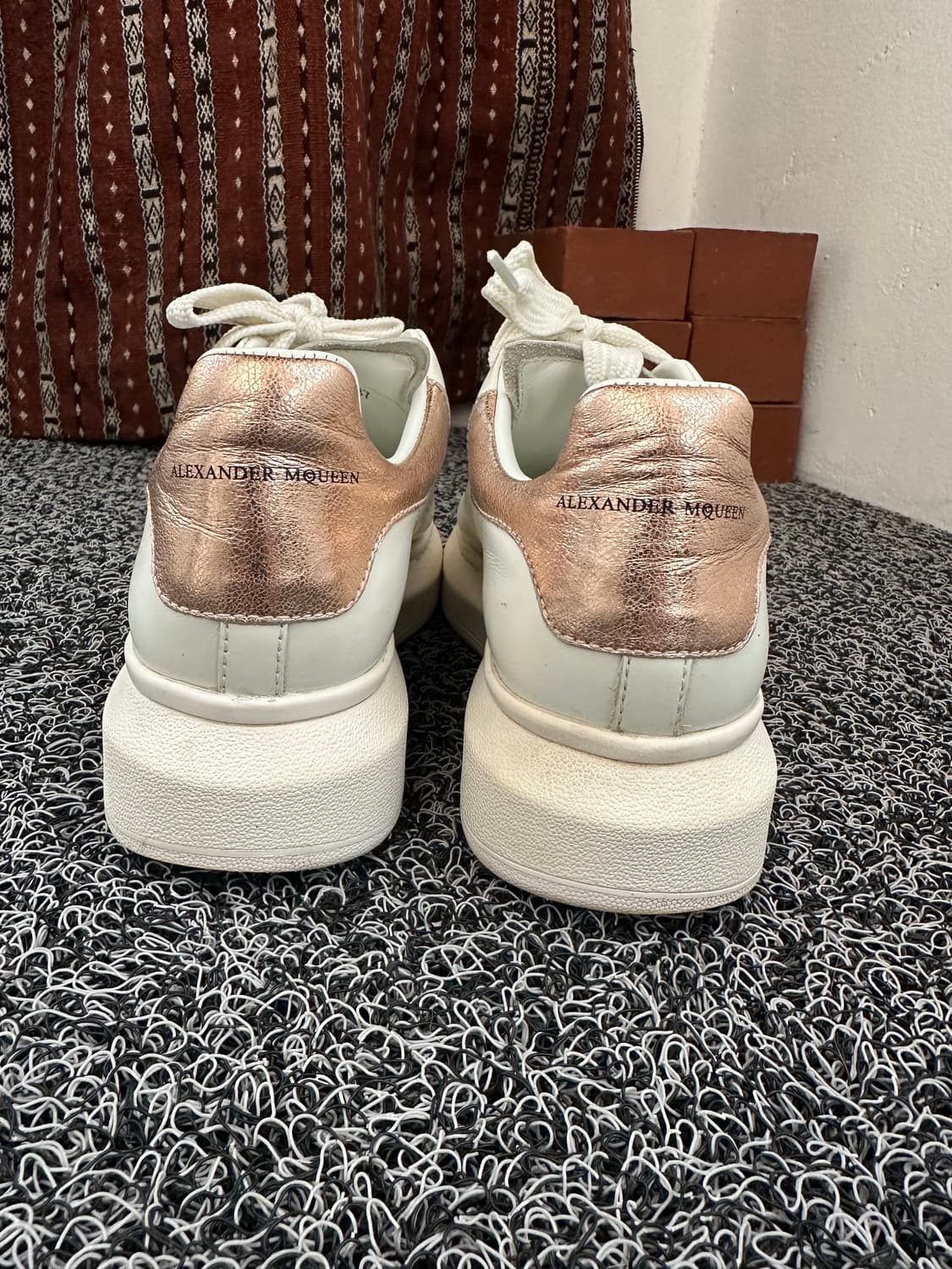 알렉산더 맥퀸 오버솔 스니커즈 37/240 상품이미지4