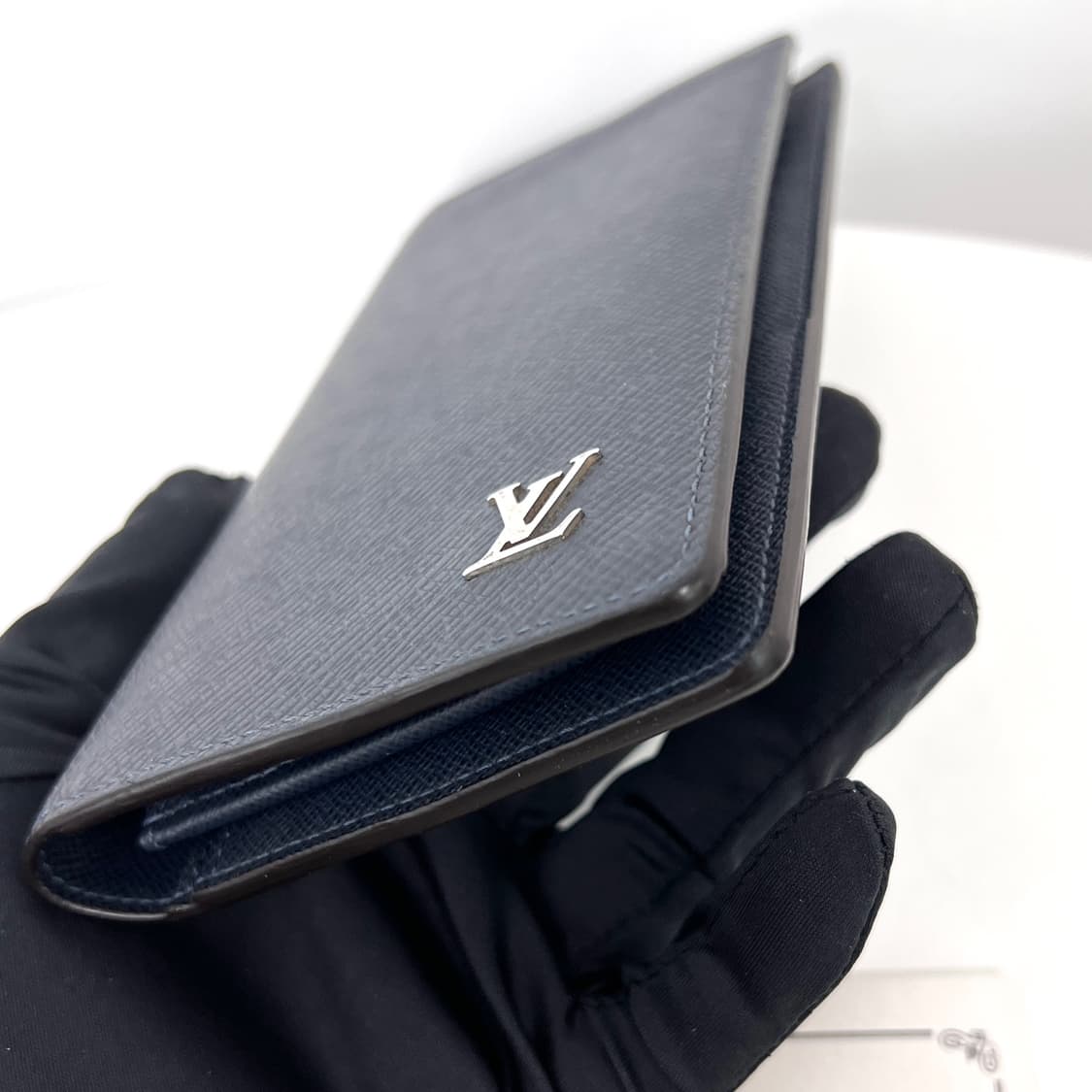 [감정완료] 루이비통 LV 로고 타이가 브라짜 장지갑 상품이미지7