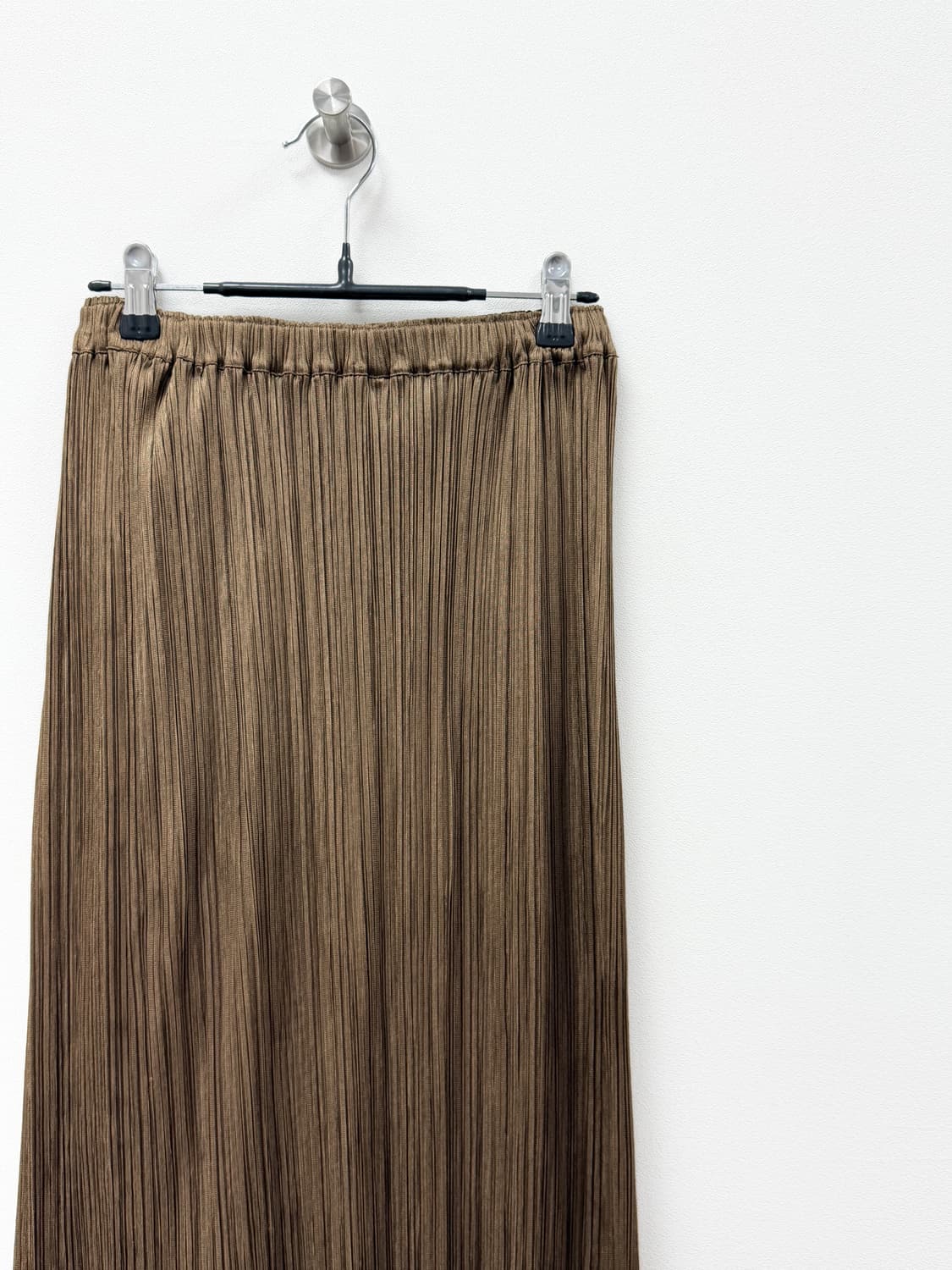 플리츠플리즈 미디 스커트 브론즈 상품이미지3