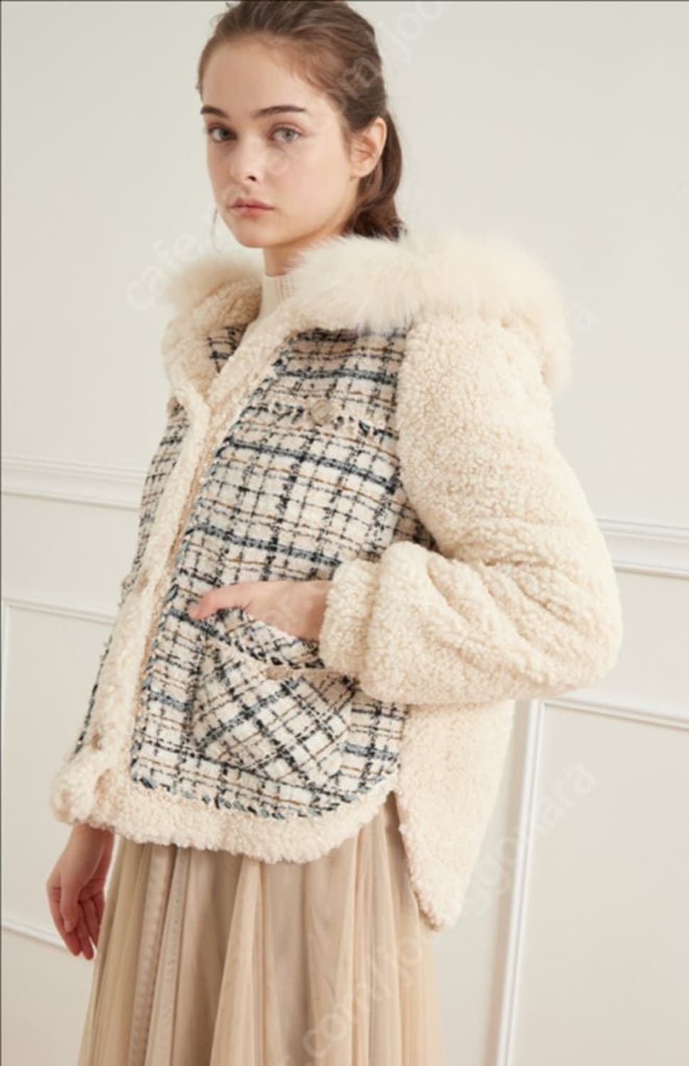 O2nd 오즈세컨 한섬 여성 트위드 여우털 자켓 상품이미지2
