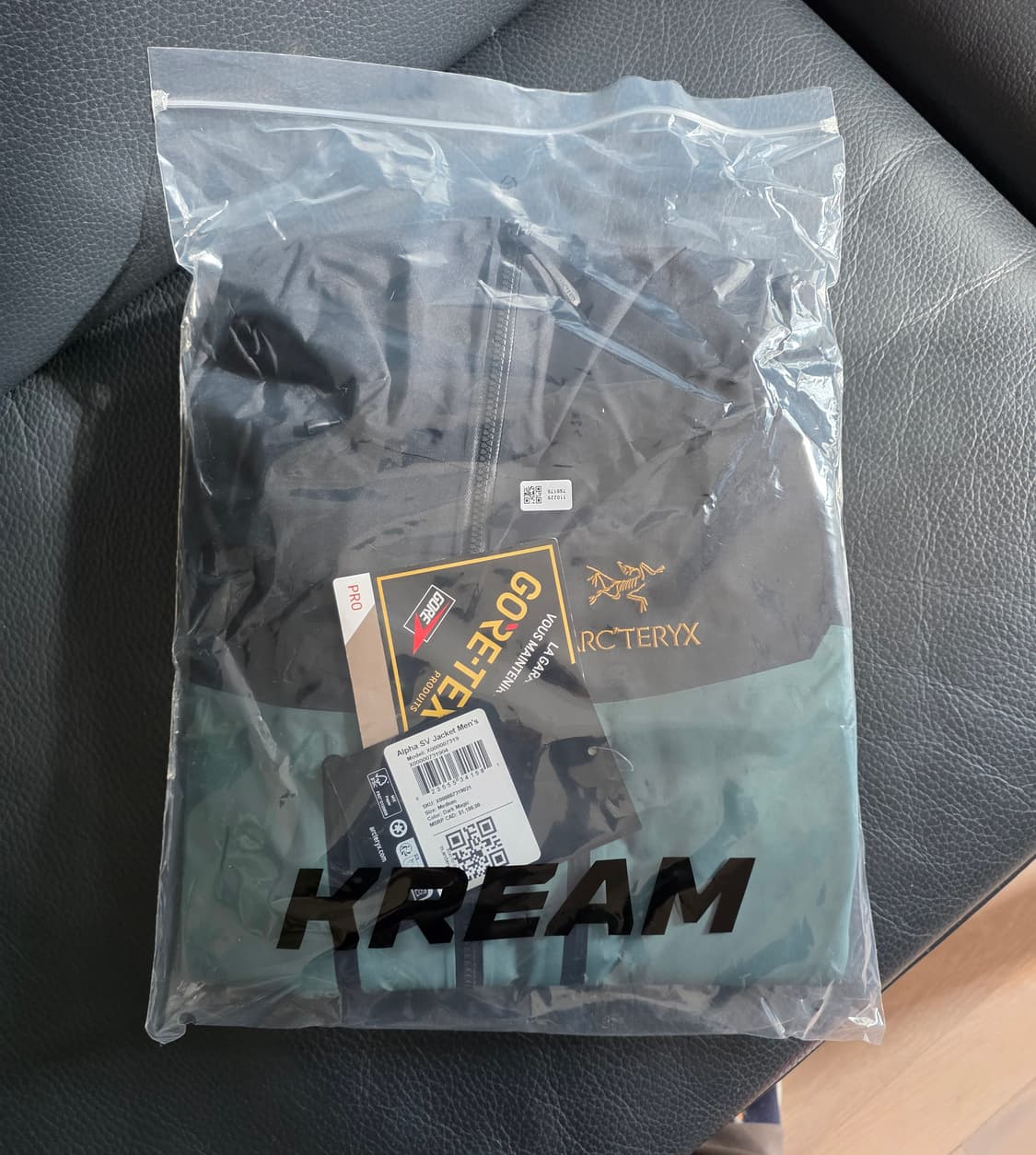 [새제품,M]아크테릭스 알파SV자켓 다크매직 캐나다제조 상품이미지2